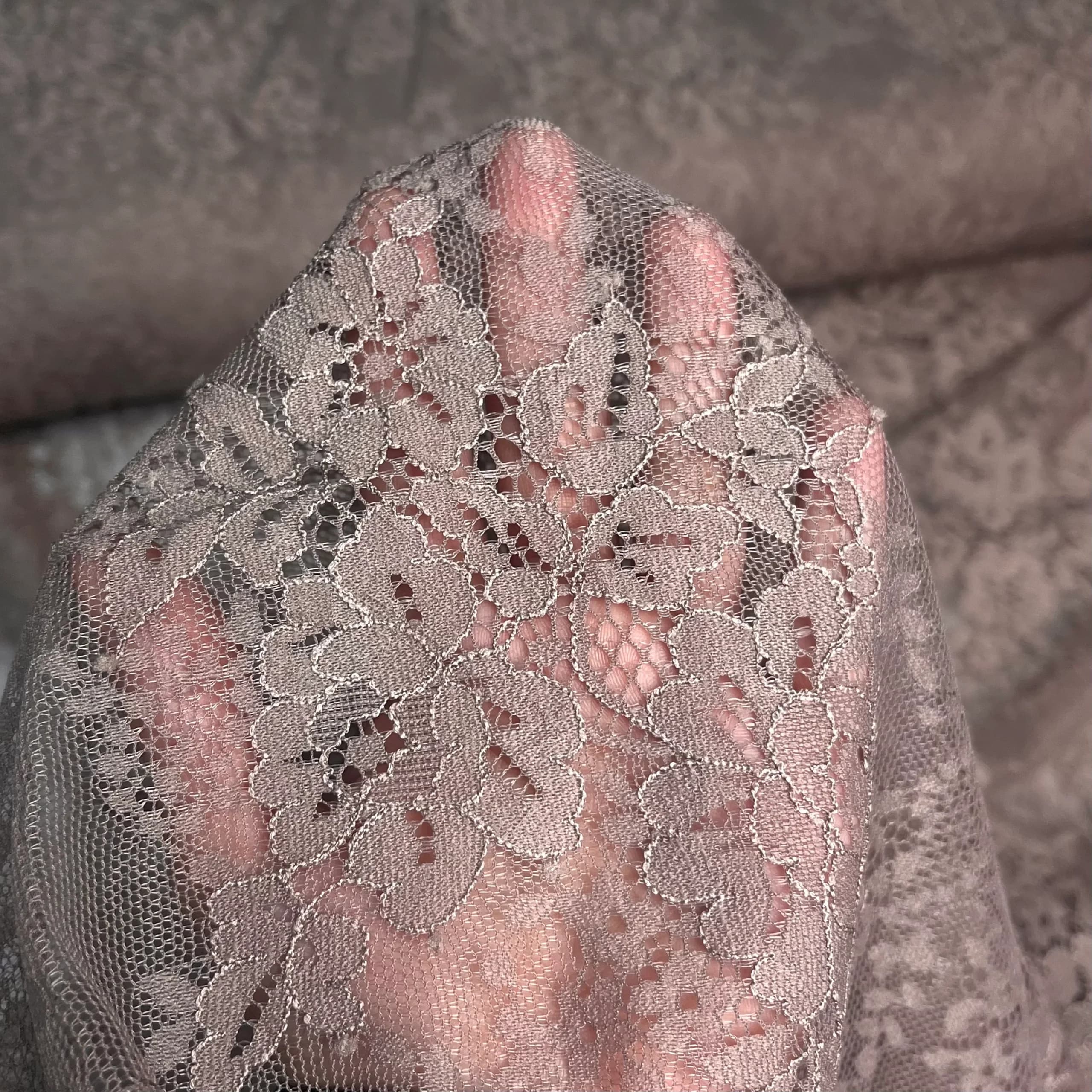پارچه دانتل کش فرانسه پوست پیازی — تصویر ۳