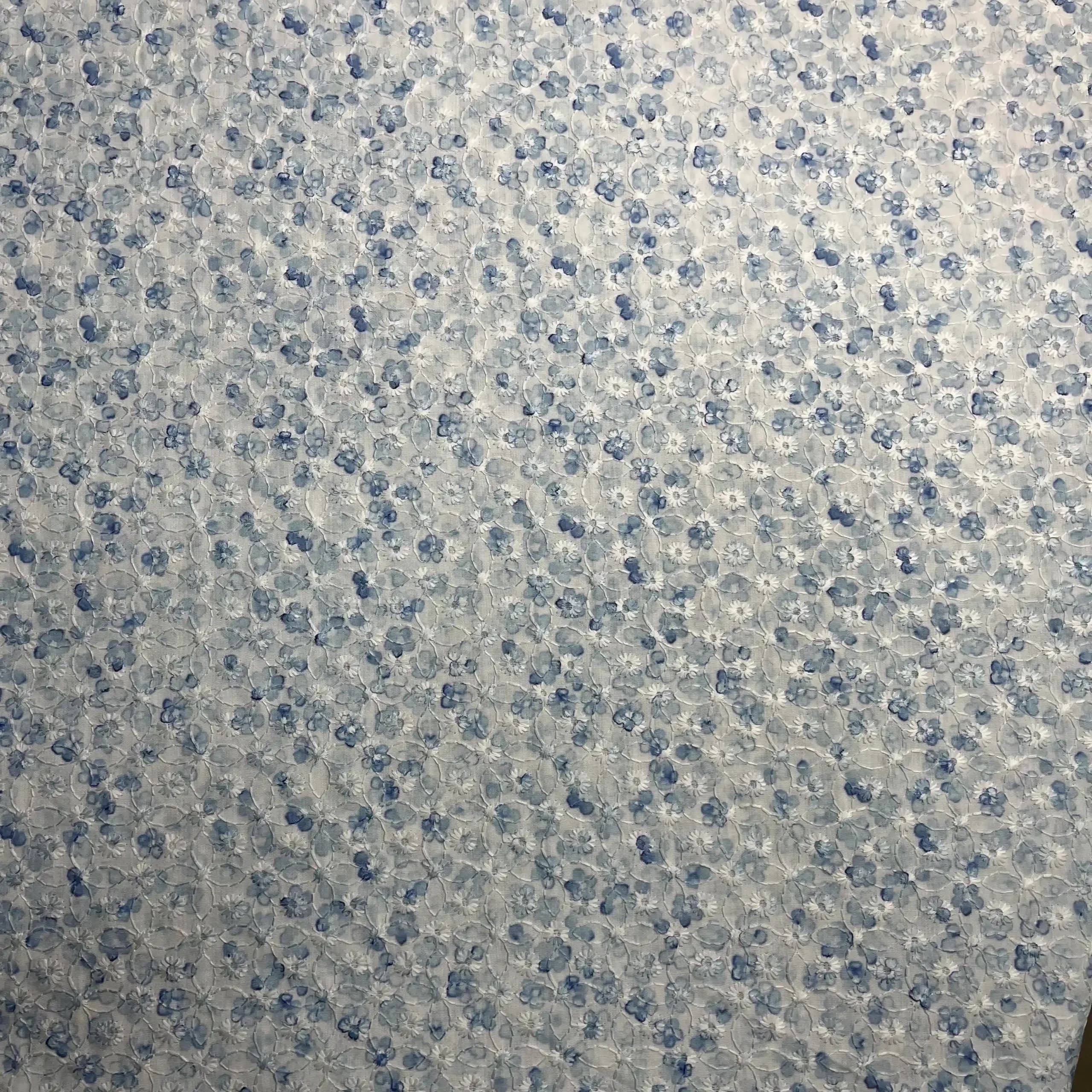 پارچه نخی خامه دوزی شکوفه گل آبی — تصویر ۴