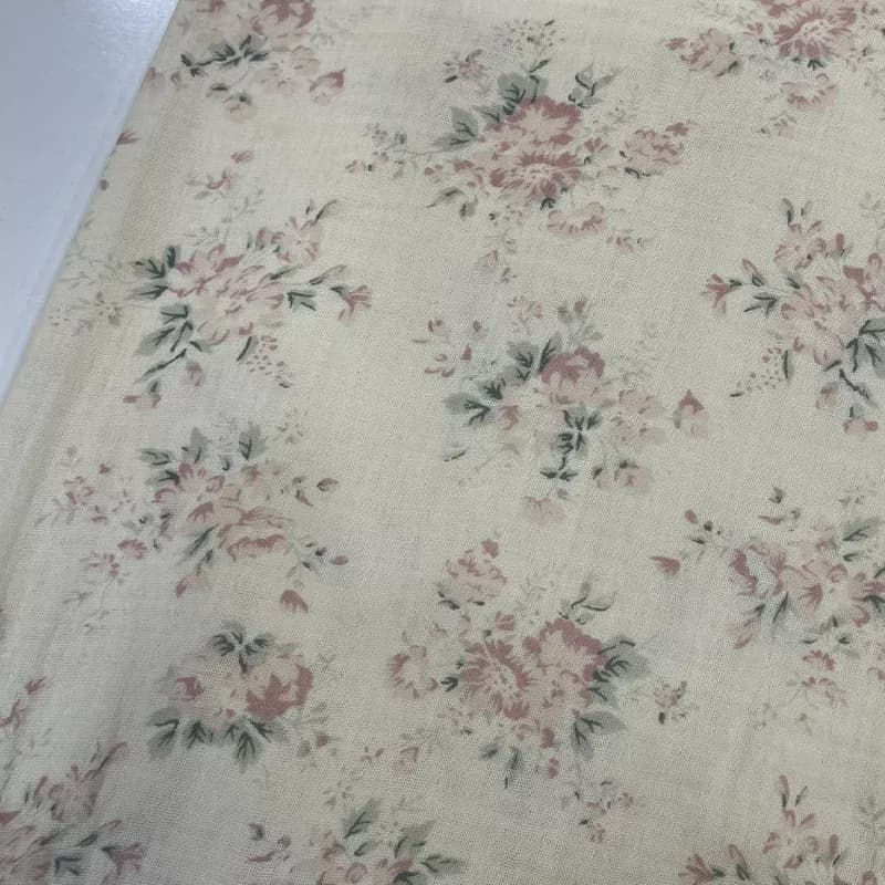 پارچه موسلین طرح گلدار گل بوته‌ای