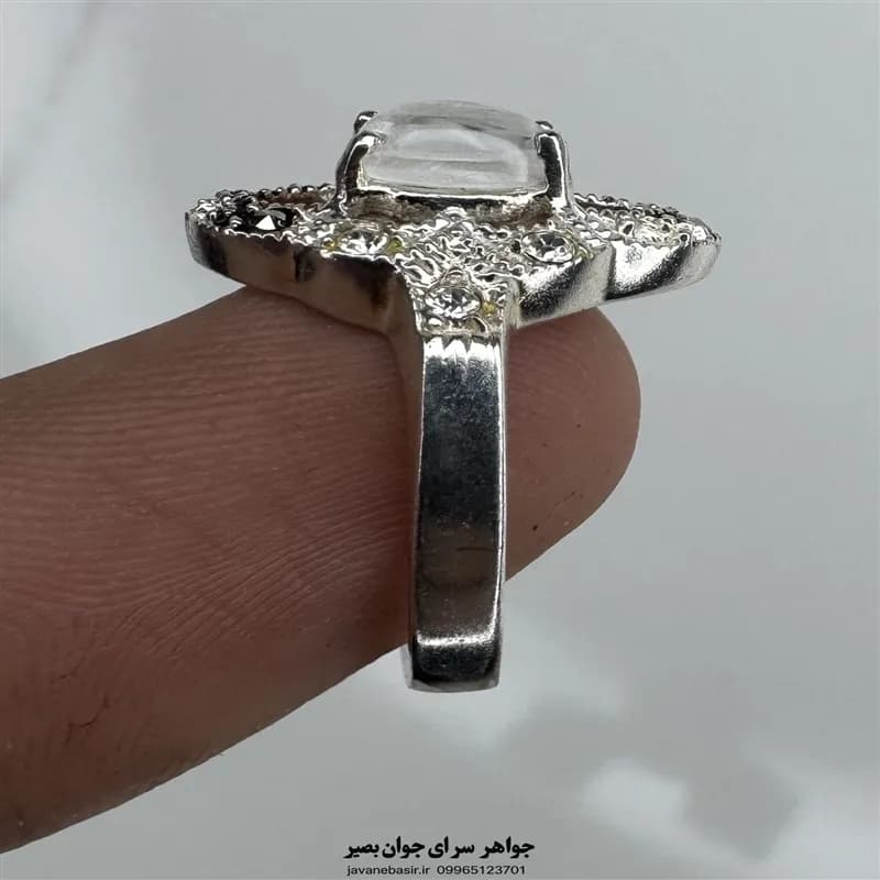 انگشتر زنانه در نجف اصل با رکاب نقره 925 طرح لوزی — تصویر ۲