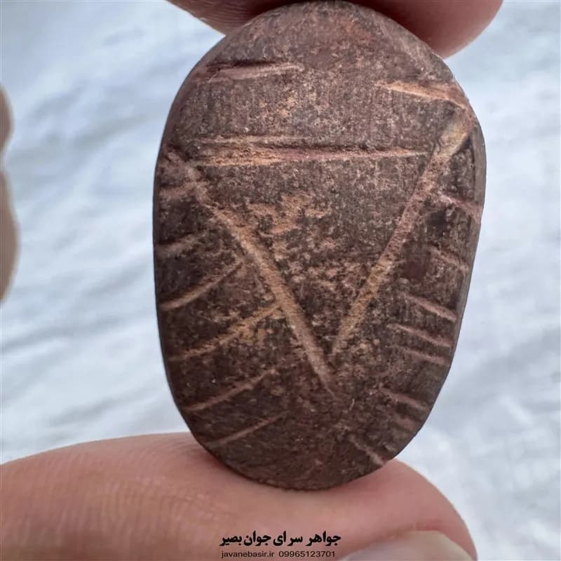سنگ هبهاب کهنه مصور دهان‌بسته و چشم‌بسته کد 0059