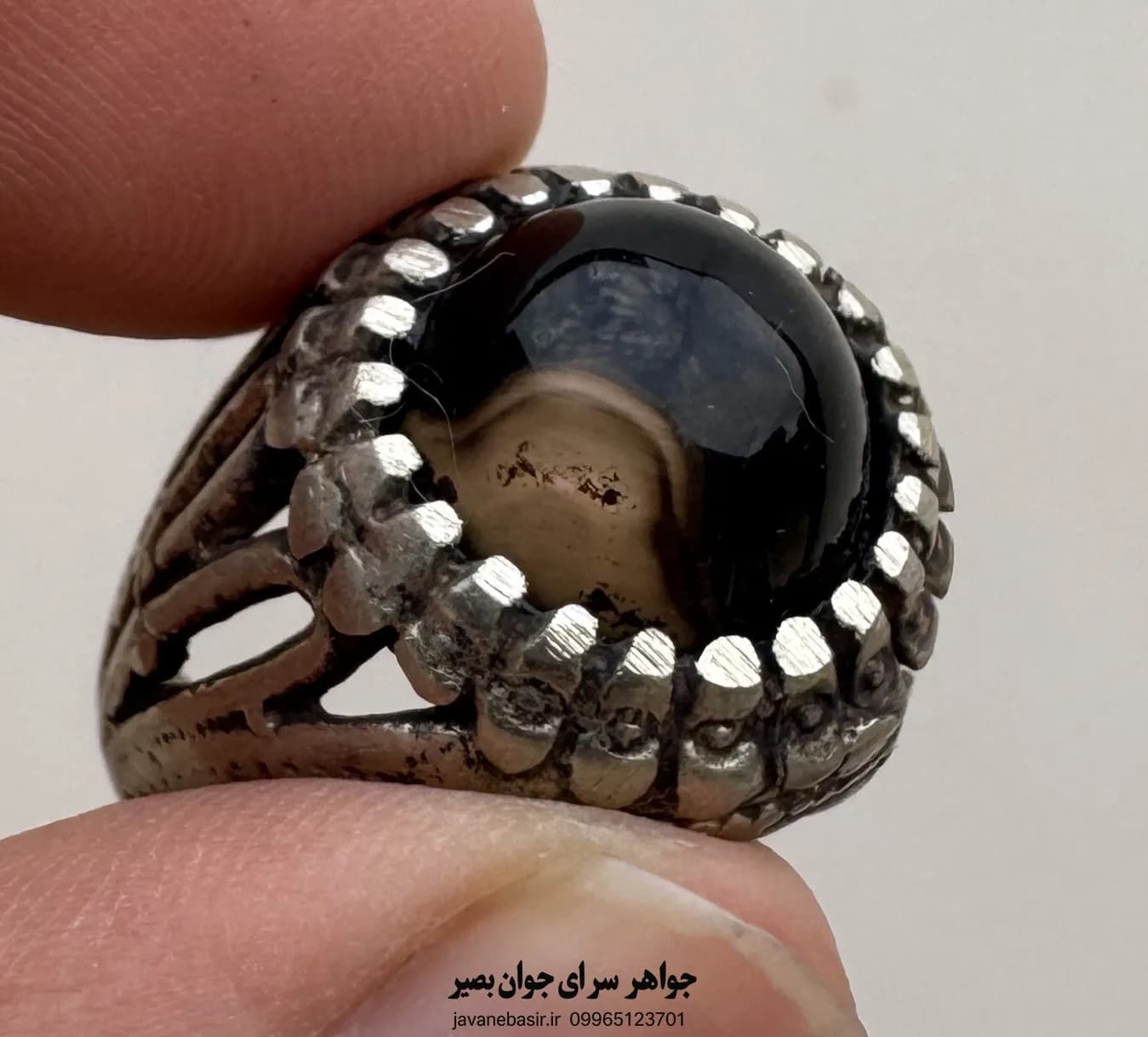 انگشتر سلطانی مصور چهره واضح با ترک جزئی بغل رکاب