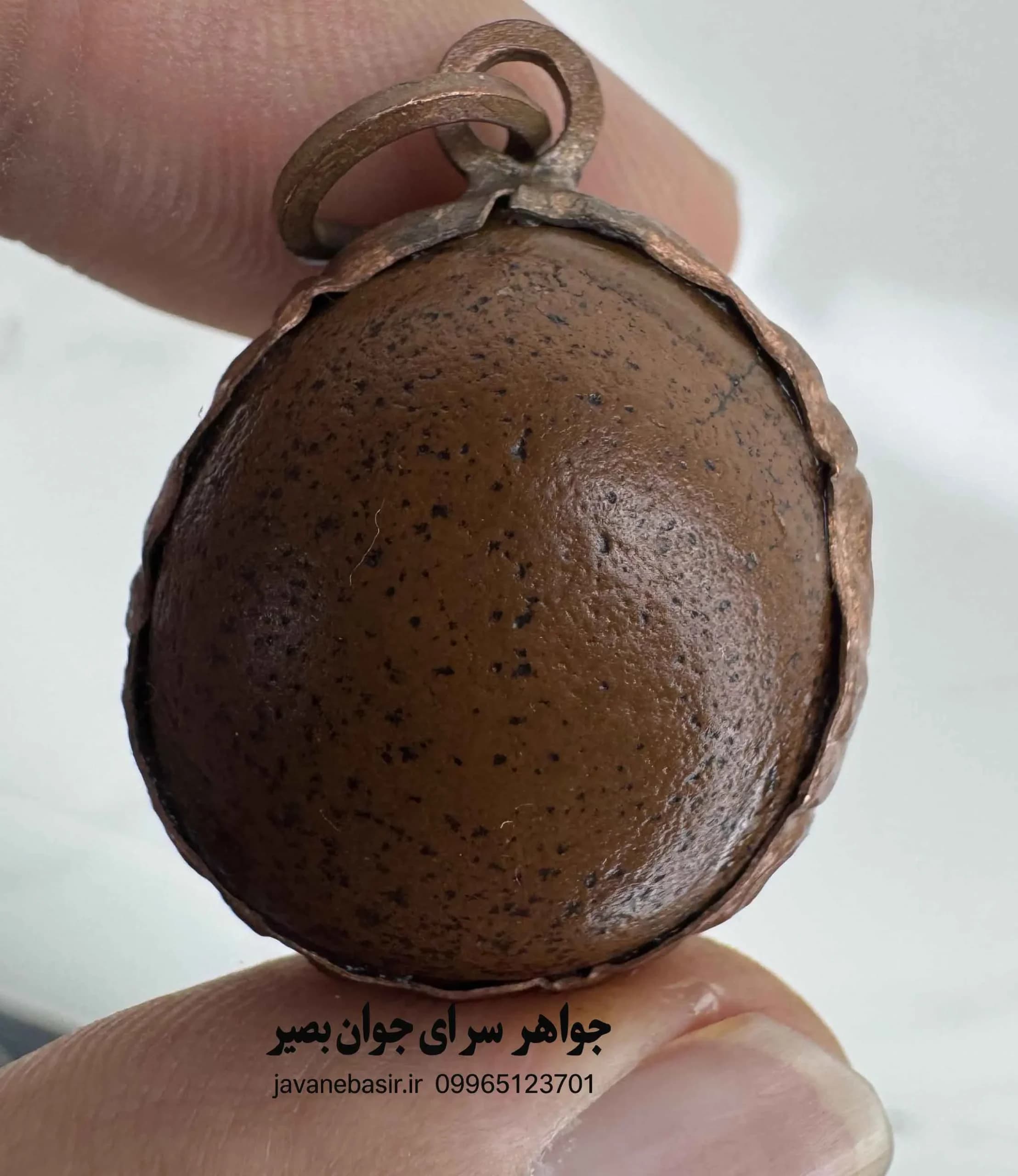 گردنبند سلطانی گبری مصری با قاب مسی؛ یادگاری کهن برای تداوم و جاودانگی — تصویر ۲