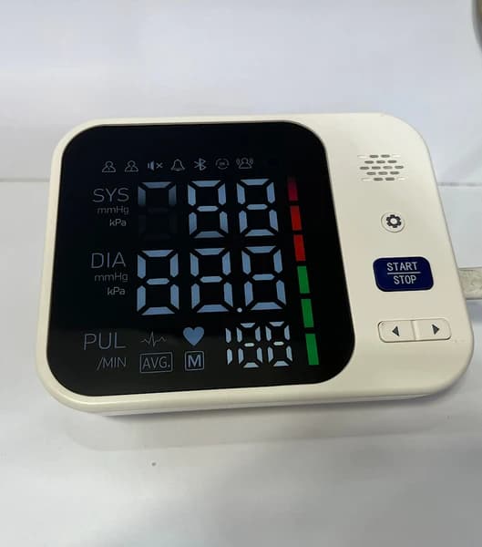 فشارسنج دیجیتالی سخنگو فارسی GK102 — تصویر ۲