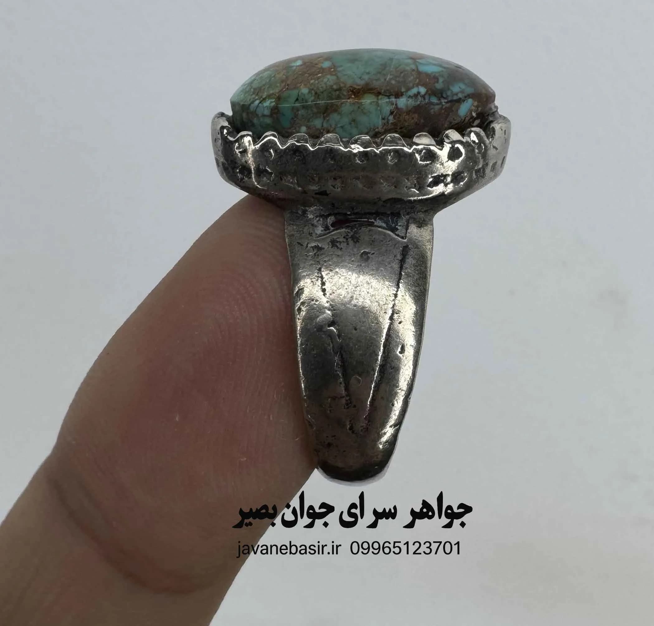 انگشتر فیروزه نیشابور با براقی آینه‌ای؛ زنده‌ترین آبی که دیدی — تصویر ۲