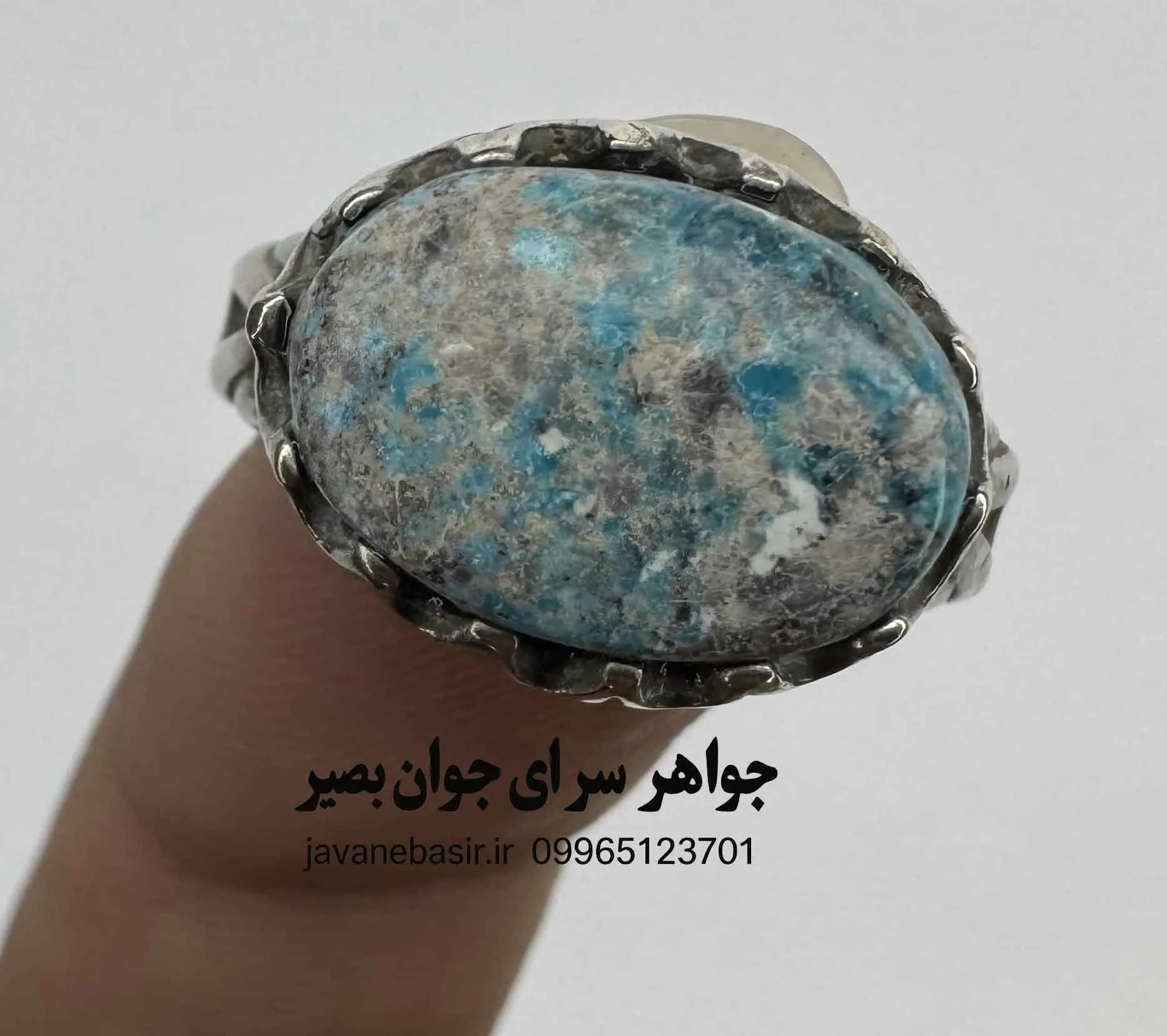 انگشتر فیروزه پلنگی نیشابور با رکاب ظریف؛ نقشی از طبیعت وحشی در دستان تو