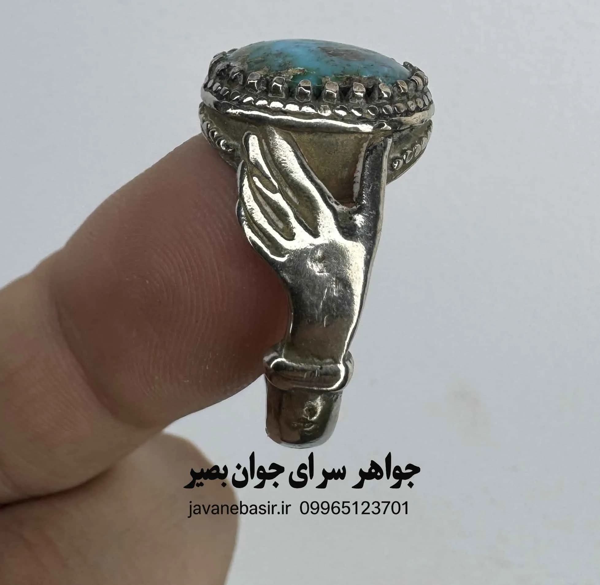انگشتر فیروزه نیشابور با رکاب دست دلبر | عاشقانه‌ای در دل سنگ — تصویر ۲
