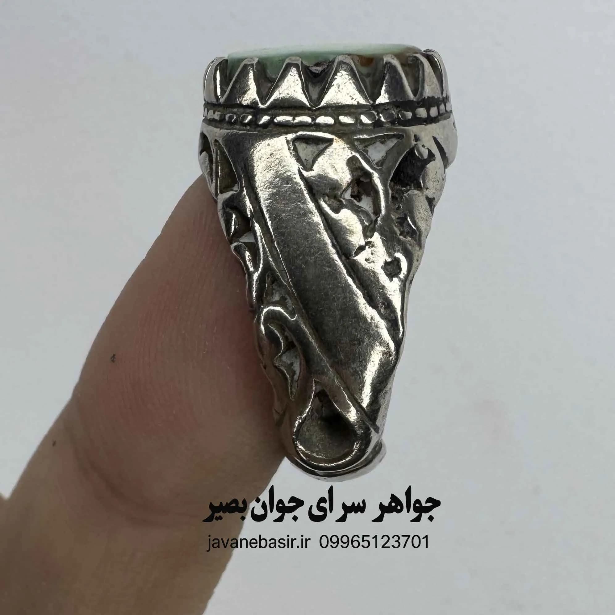 انگشتر فیروزه عجمی سبز روشن | کمیاب‌تر از تصور — تصویر ۲