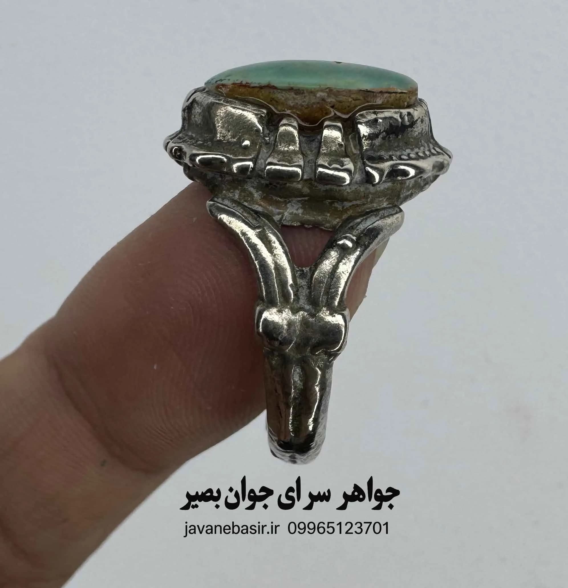 انگشتر فیروزه سبز دامغان | آرامش زمینی در اوج سادگی — تصویر ۲