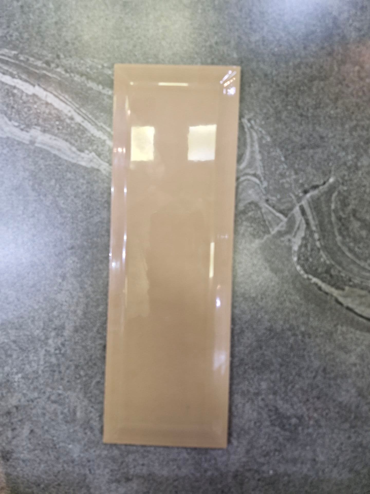 کاشی 10 در 30 کونیک براق طوسی — تصویر ۳