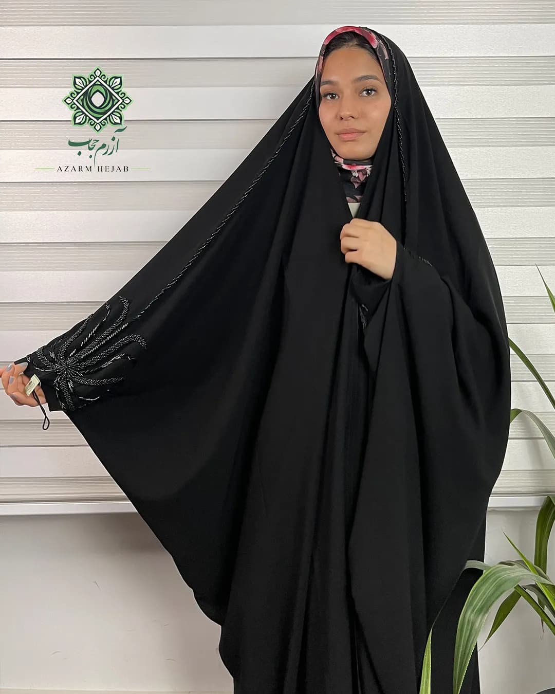 چادر جده شمس جواهردوزی — تصویر ۴