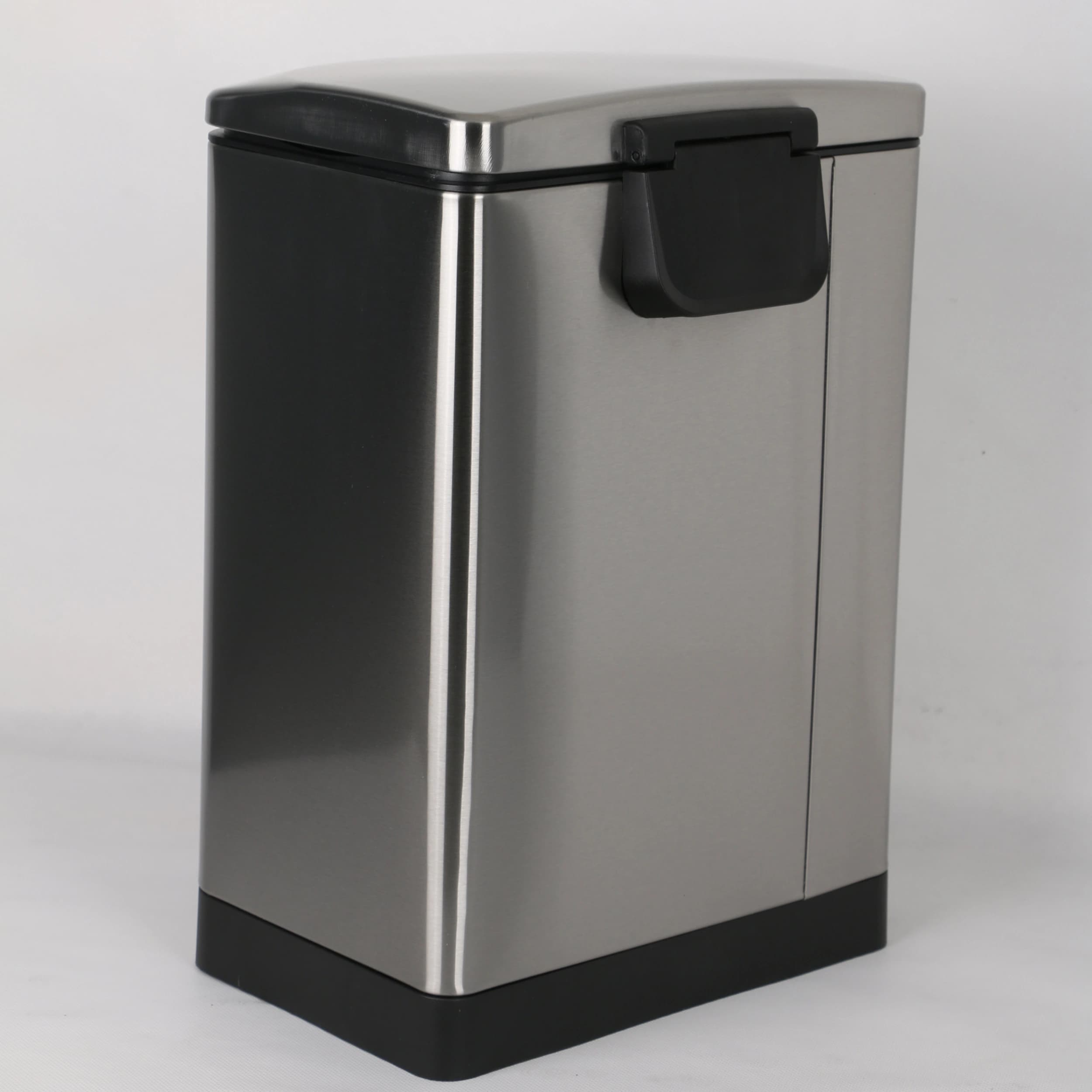 سطل زباله پدالی دلفین کد Ev-232-12litr گنجایش 12 لیتر — تصویر ۵
