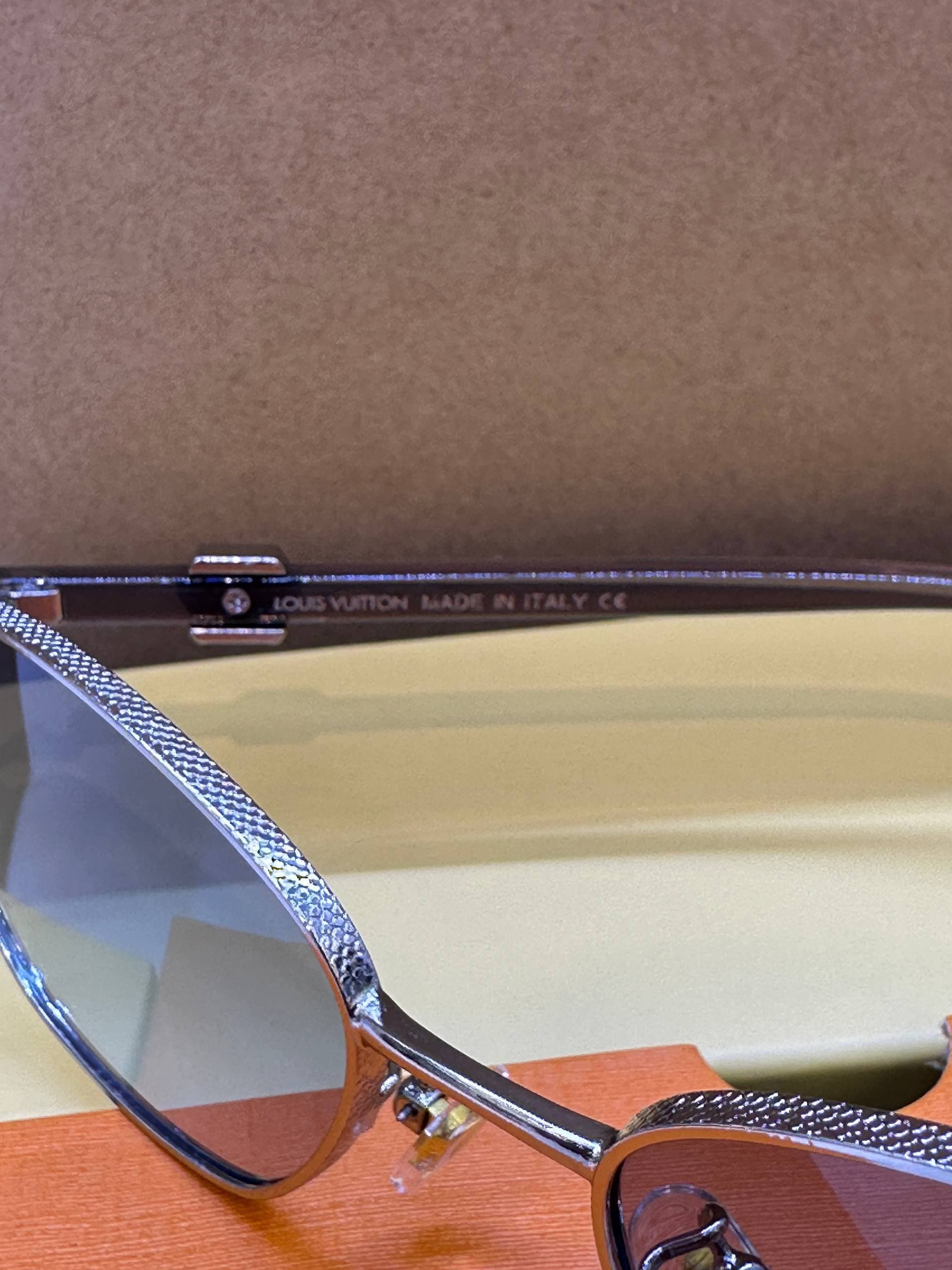 عینک لویی ویتون lV Sunglases SH315 — تصویر ۴