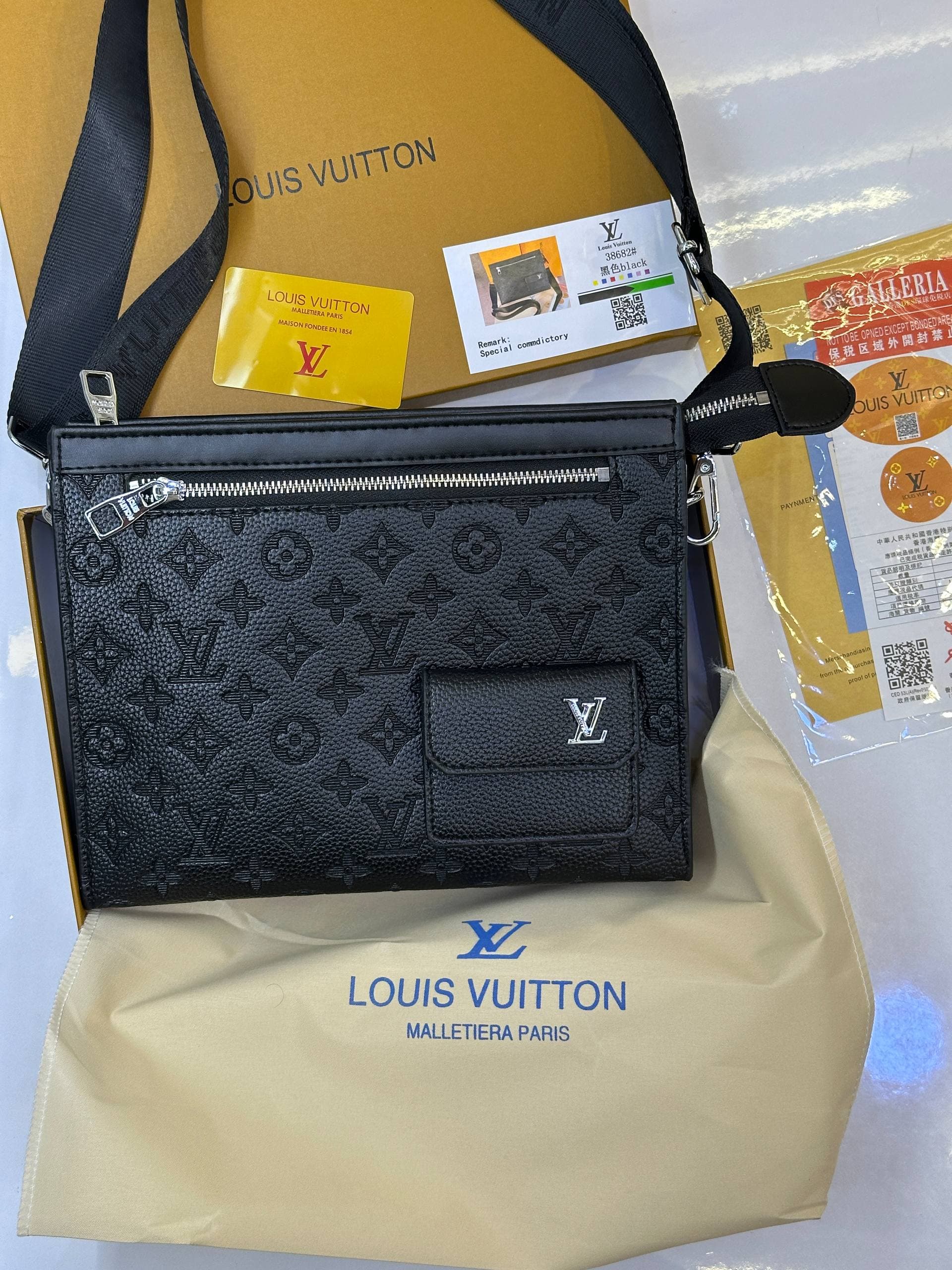 کیف دستی و دوشی لویی ویتون Lv 38682 — تصویر ۳