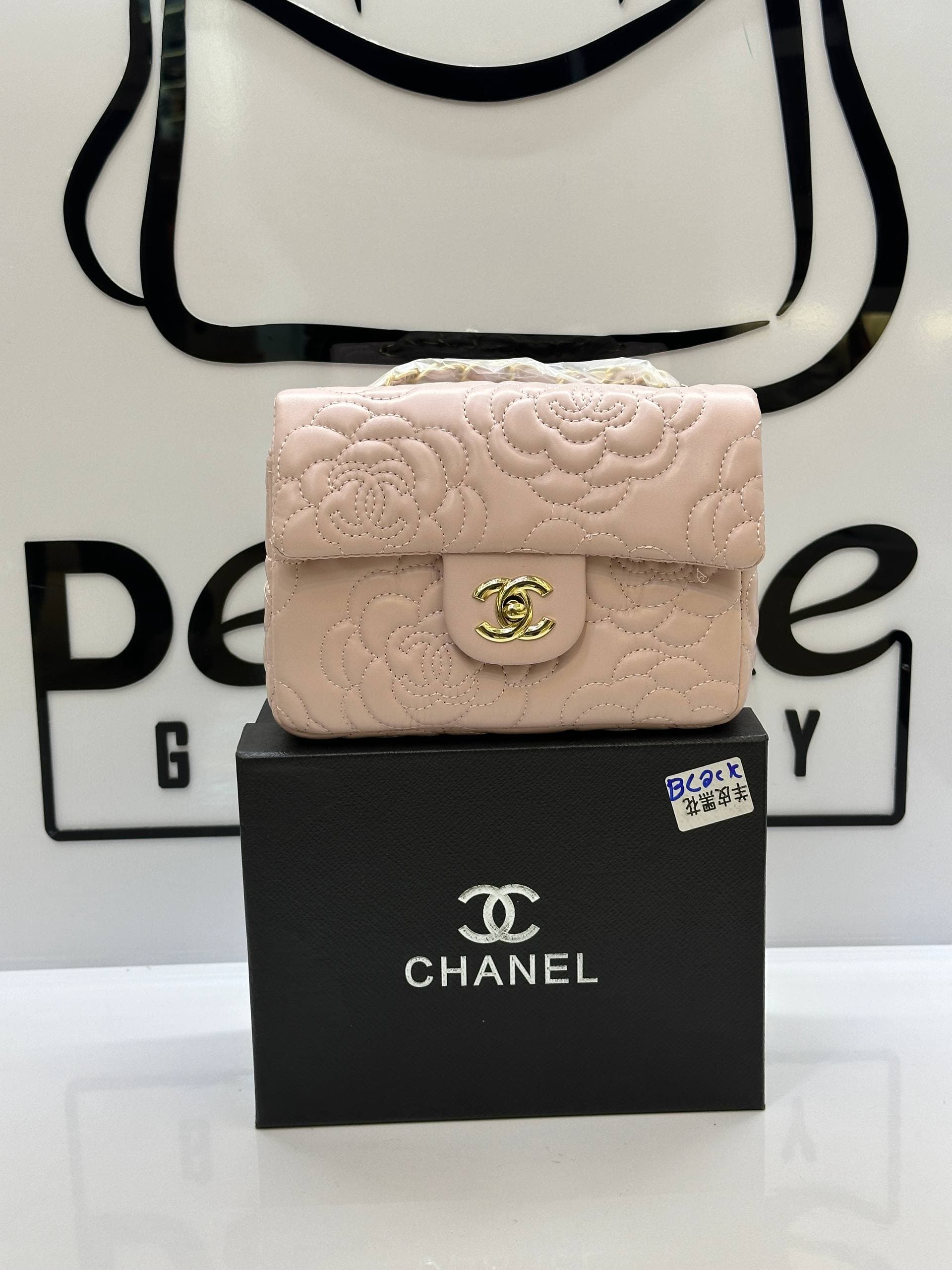 کیف شنل فلپ Chanel 2126 — تصویر ۵
