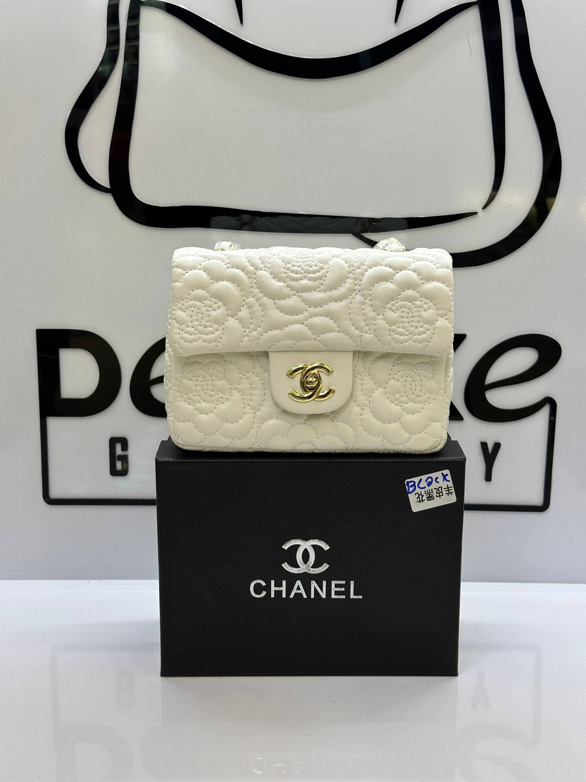 کیف شنل فلپ Chanel 2126 — تصویر ۴