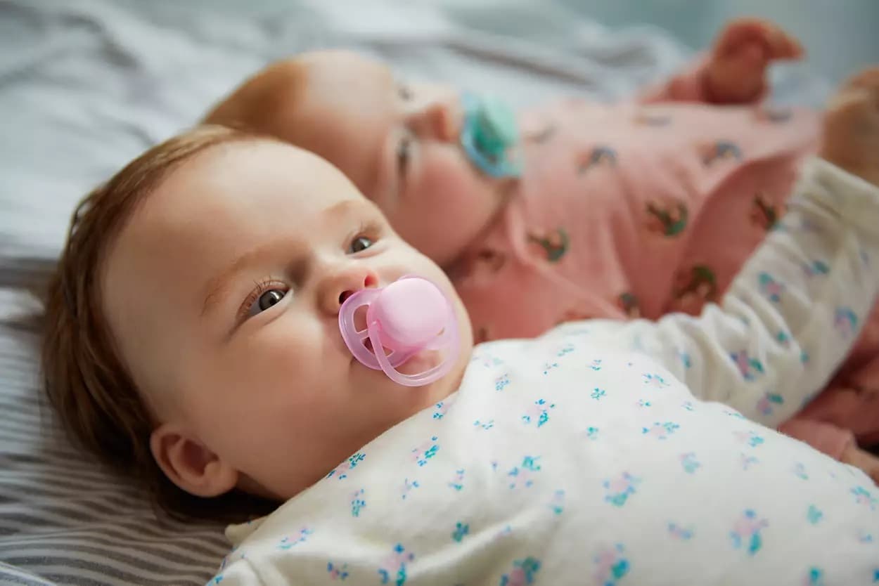 پستانک ارتودنسی ۰ تا ۶ ماه دوتایی فیلیپس اونت PHILIPS AVENT سری UltraAir مدل SCF245/20 — تصویر ۸