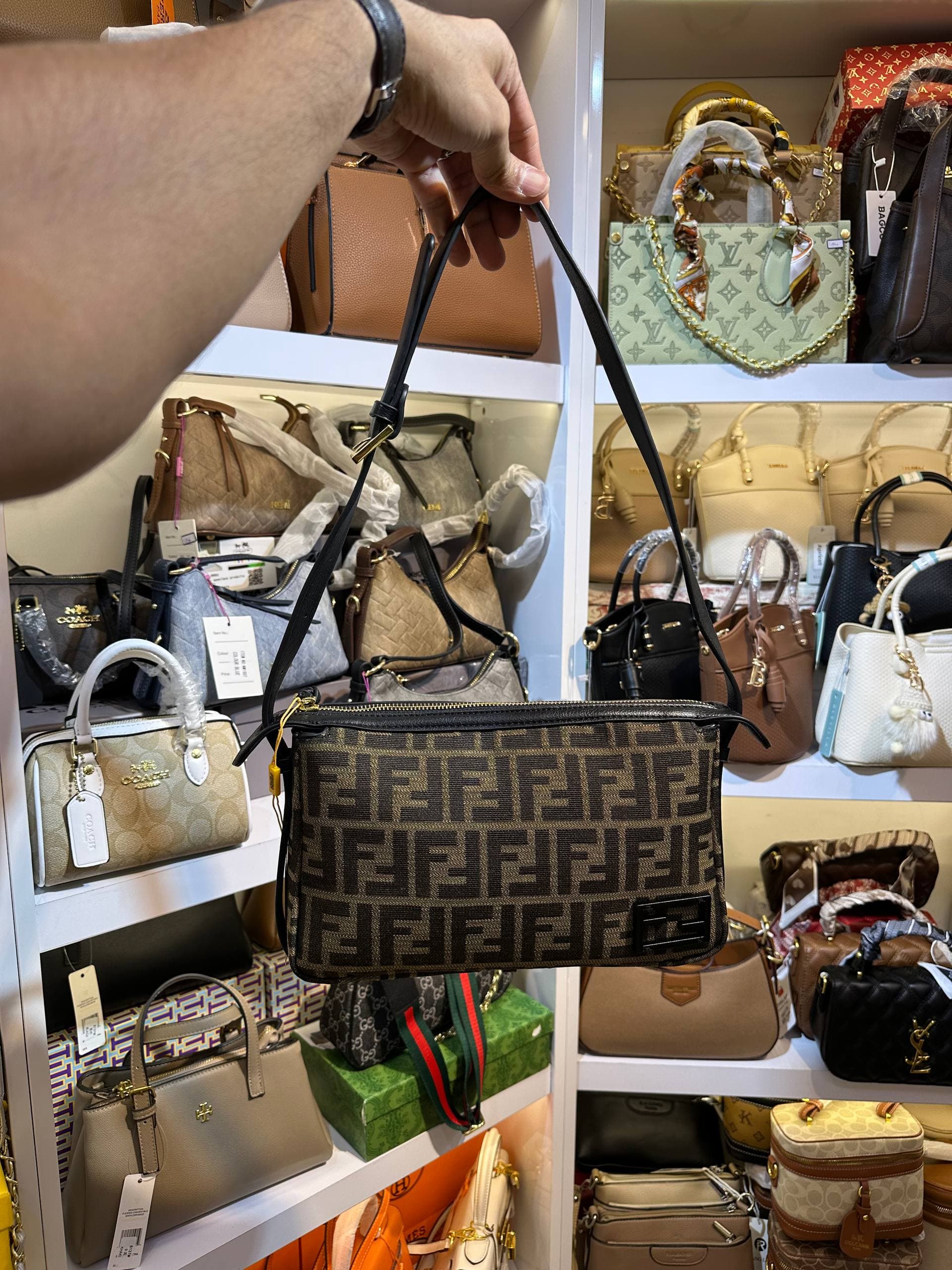 کیف فندی باگت Fendi Bag — تصویر ۸