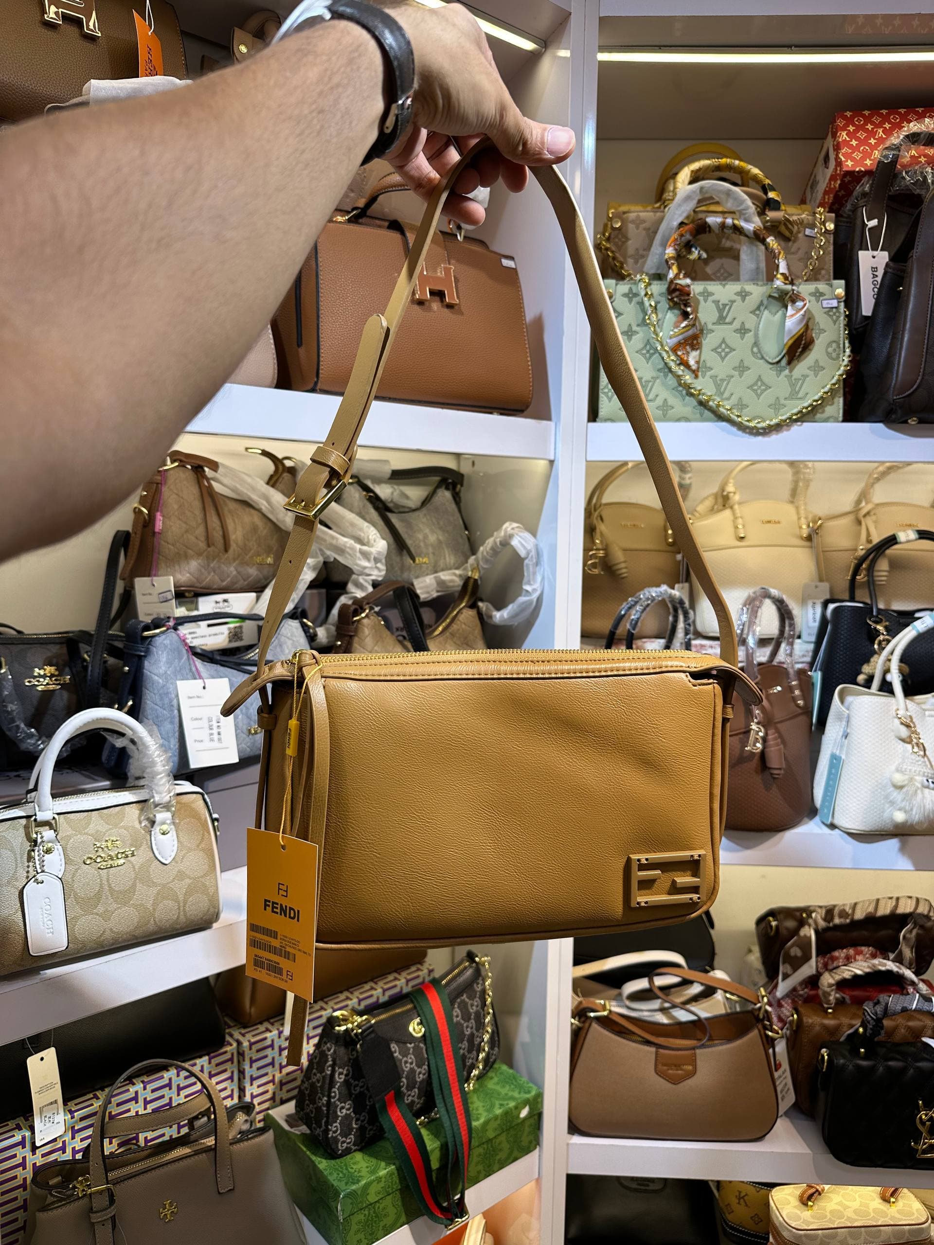 کیف فندی باگت Fendi Bag — تصویر ۷