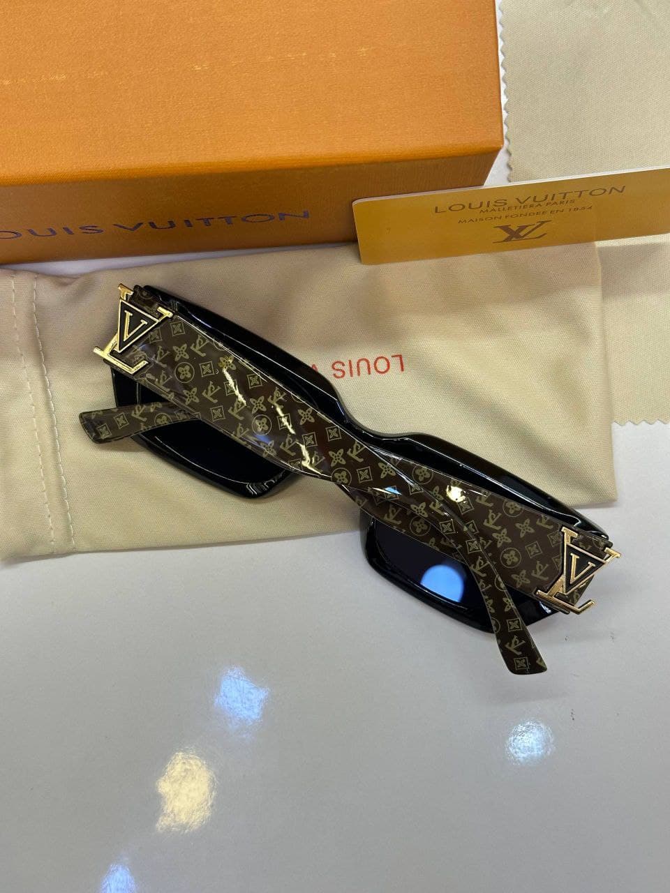 عینک لویی ویتون Lv Sunglasses 2324 — تصویر ۵