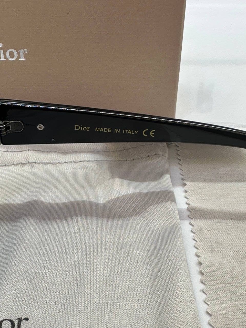 عینک دیور Dior Sunglasses D2920 — تصویر ۶
