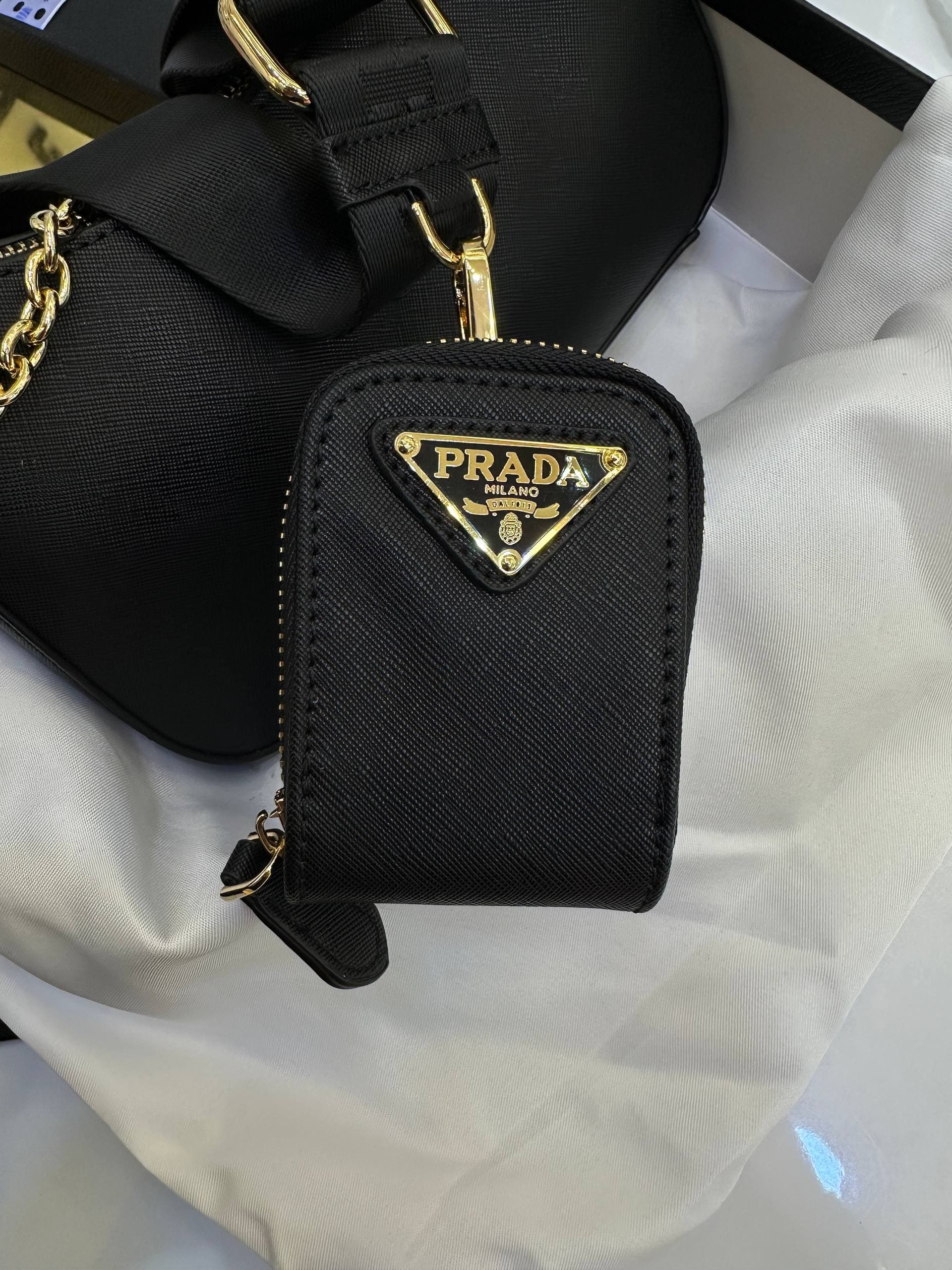 کیف پرادا 2005 Prada Re-Edition — تصویر ۳