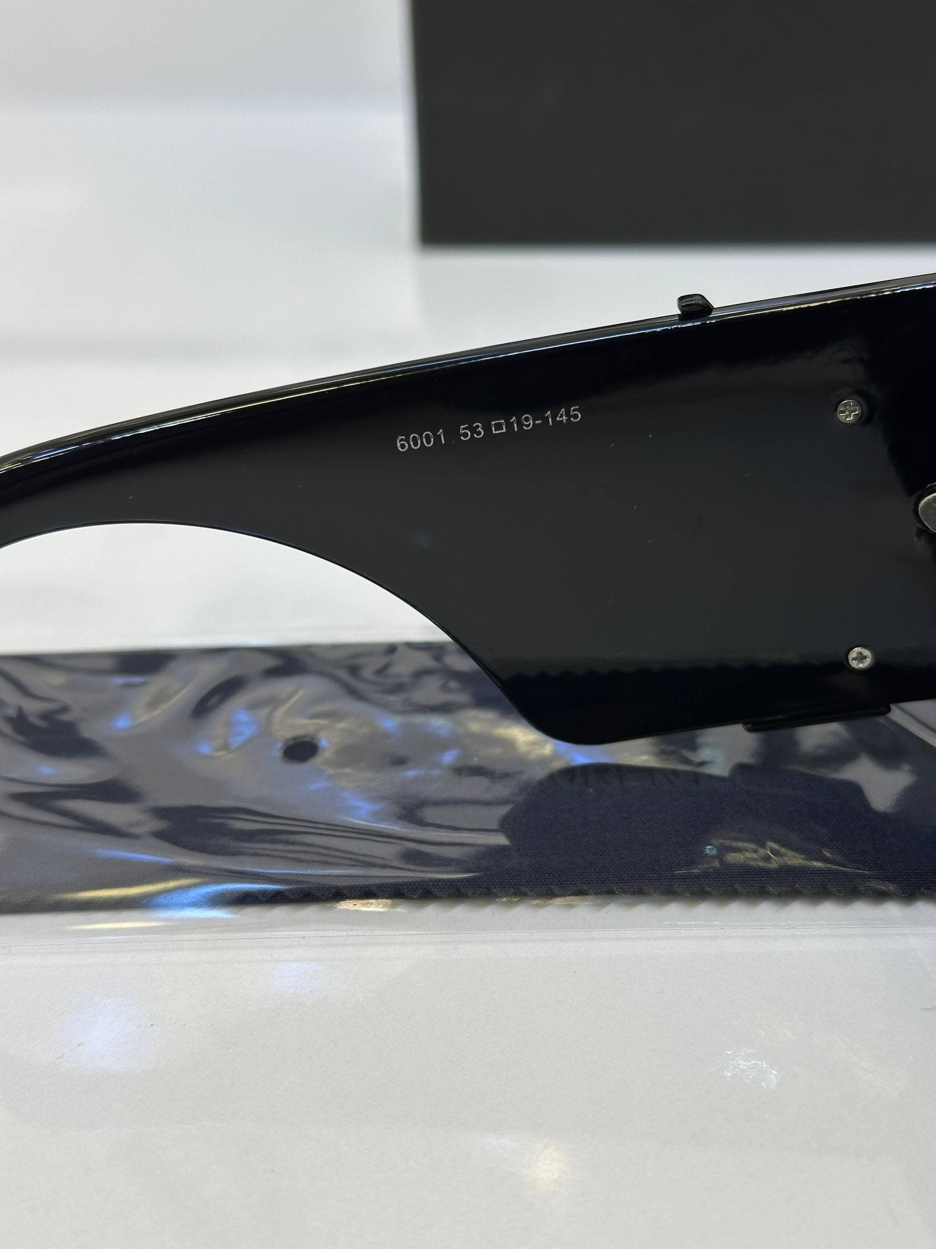 عینک ایوسن لورن Ysl Sunglasses 6001 — تصویر ۶