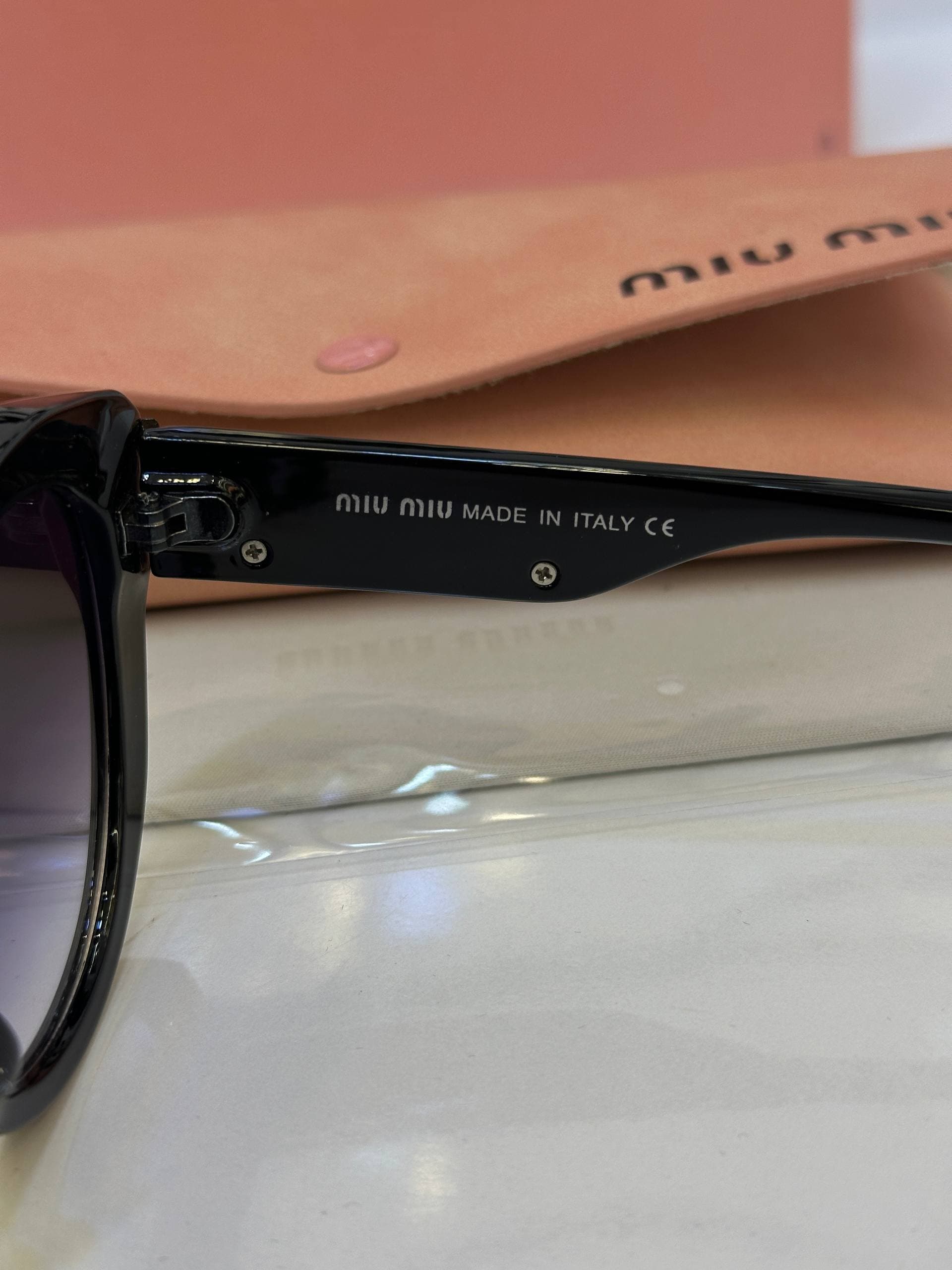 عینک میو میو MiuMiu Sunglasses zt7030 — تصویر ۳