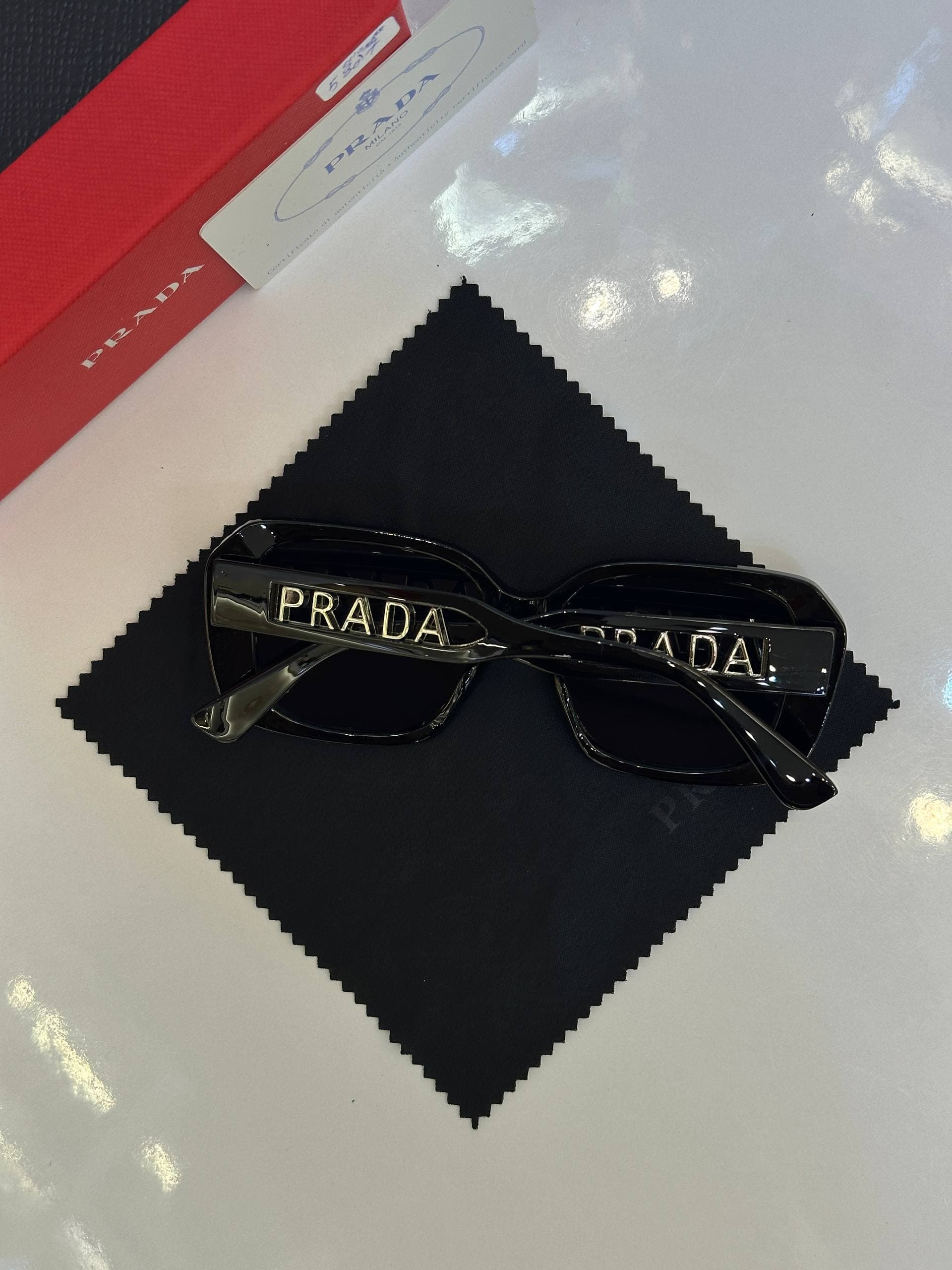 عینک پرادا Prada Sunglasses 3103 — تصویر ۶
