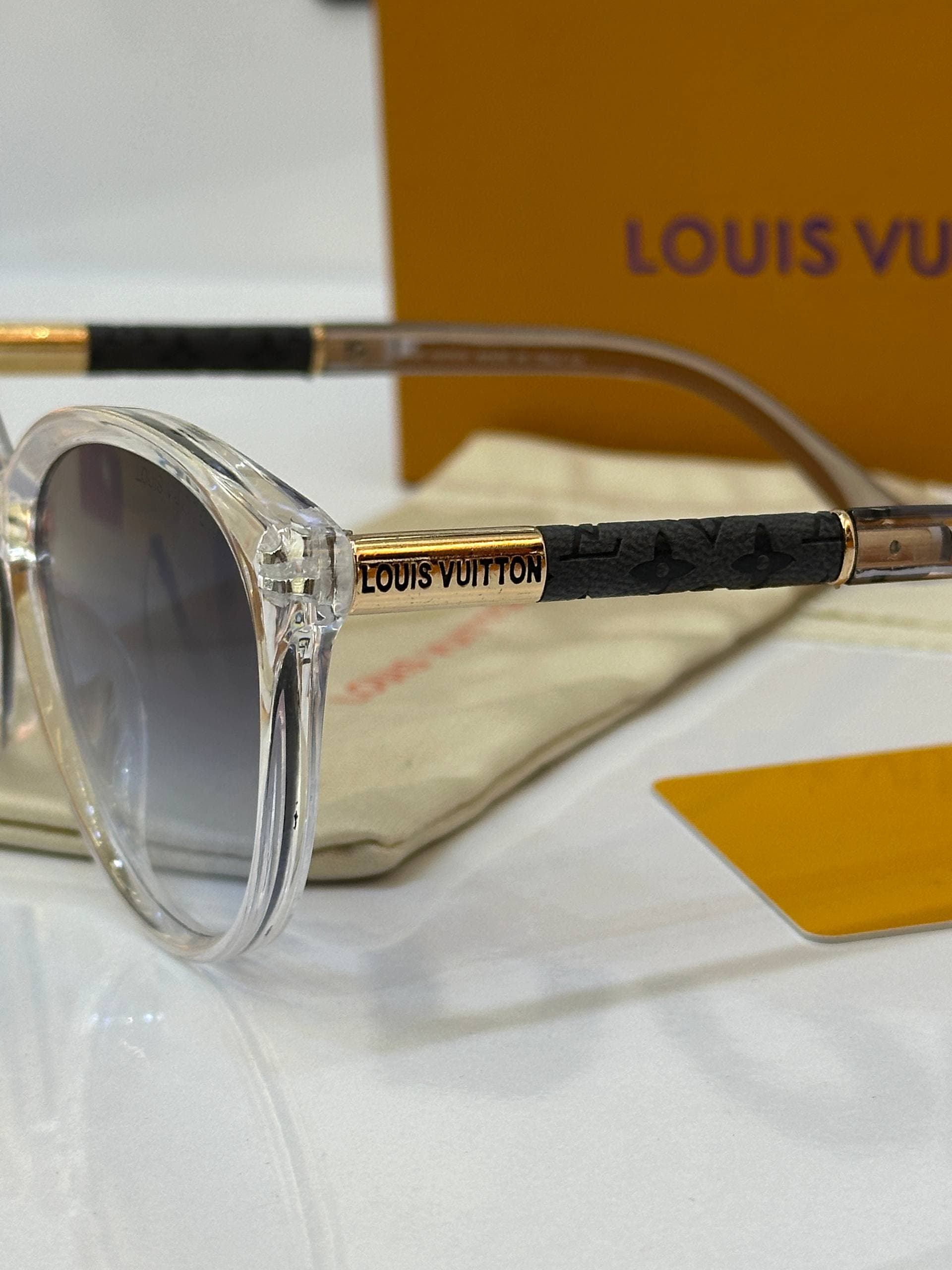 عینک لویی ویتون Lv F2101 — تصویر ۳