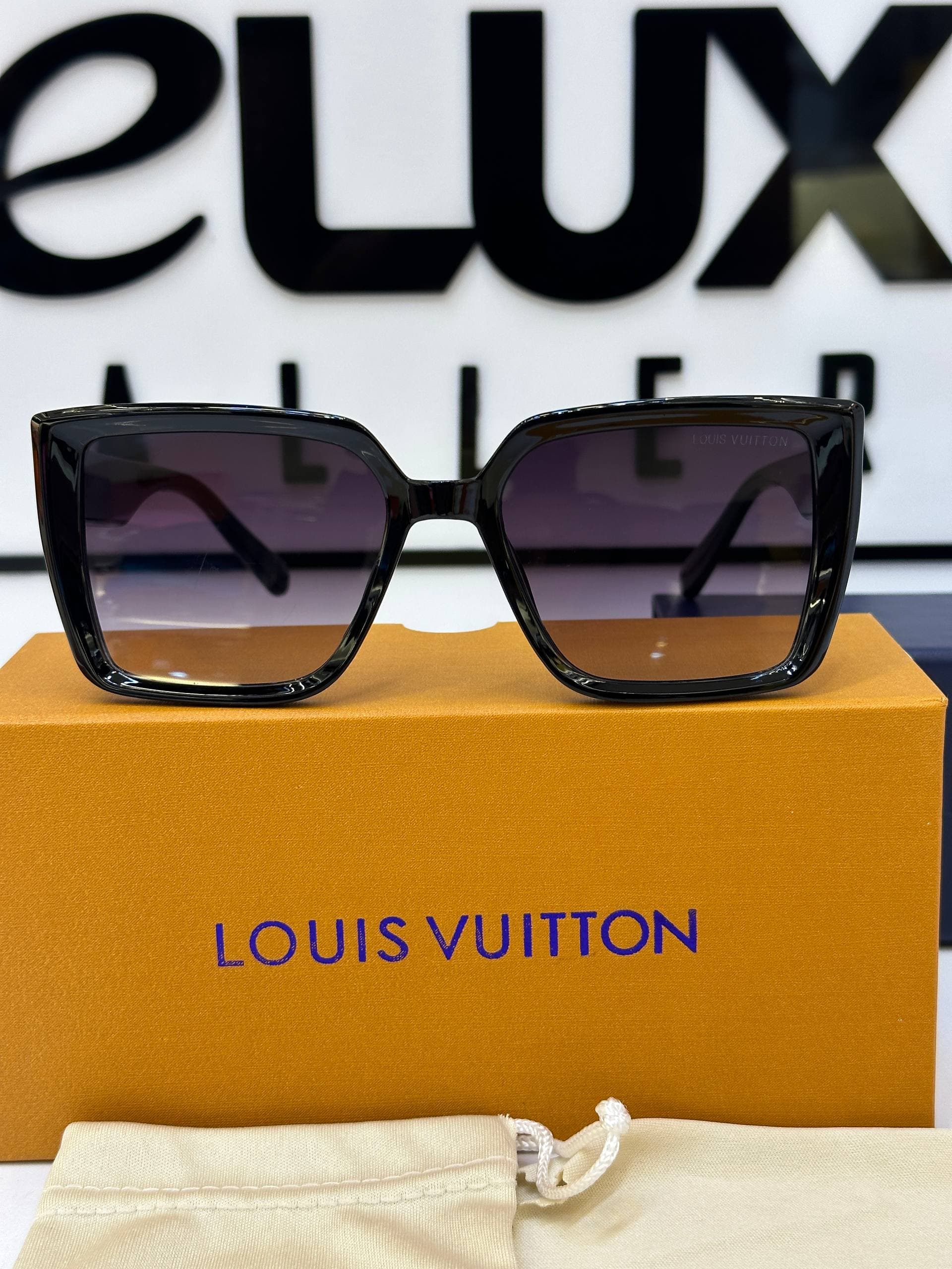 عینک لویی ویتون Lv F2095 — تصویر ۳