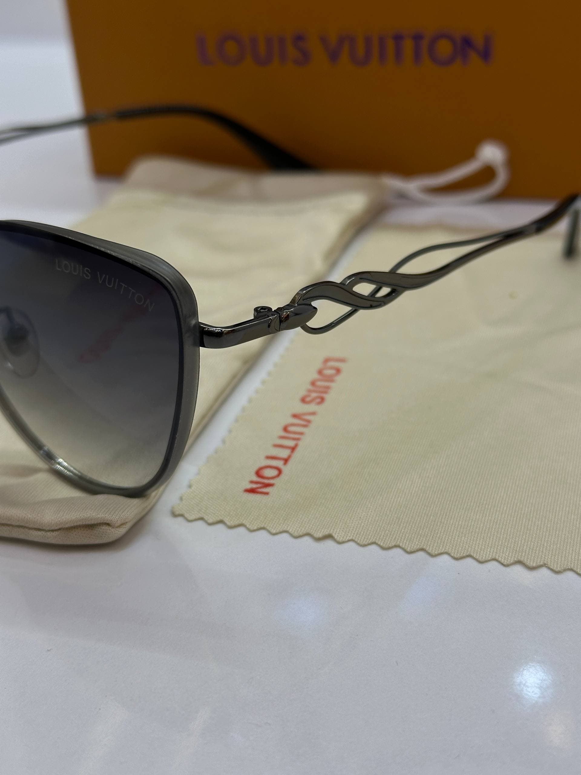 عینک لویی ویتون Lv sunglasses 2669 — تصویر ۴