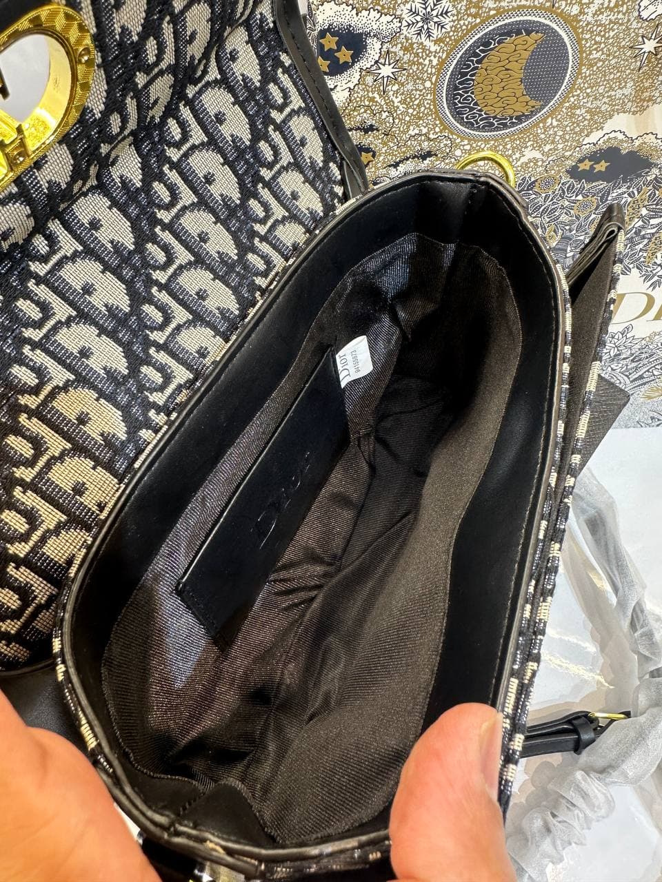 کیف مونتین اونیو دیور Dior — تصویر ۵