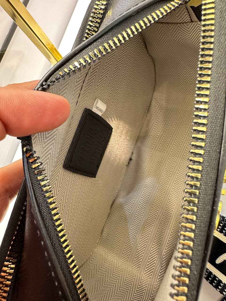 کراس بادی میومیو MiuMiu Crossbody Bag — تصویر ۶