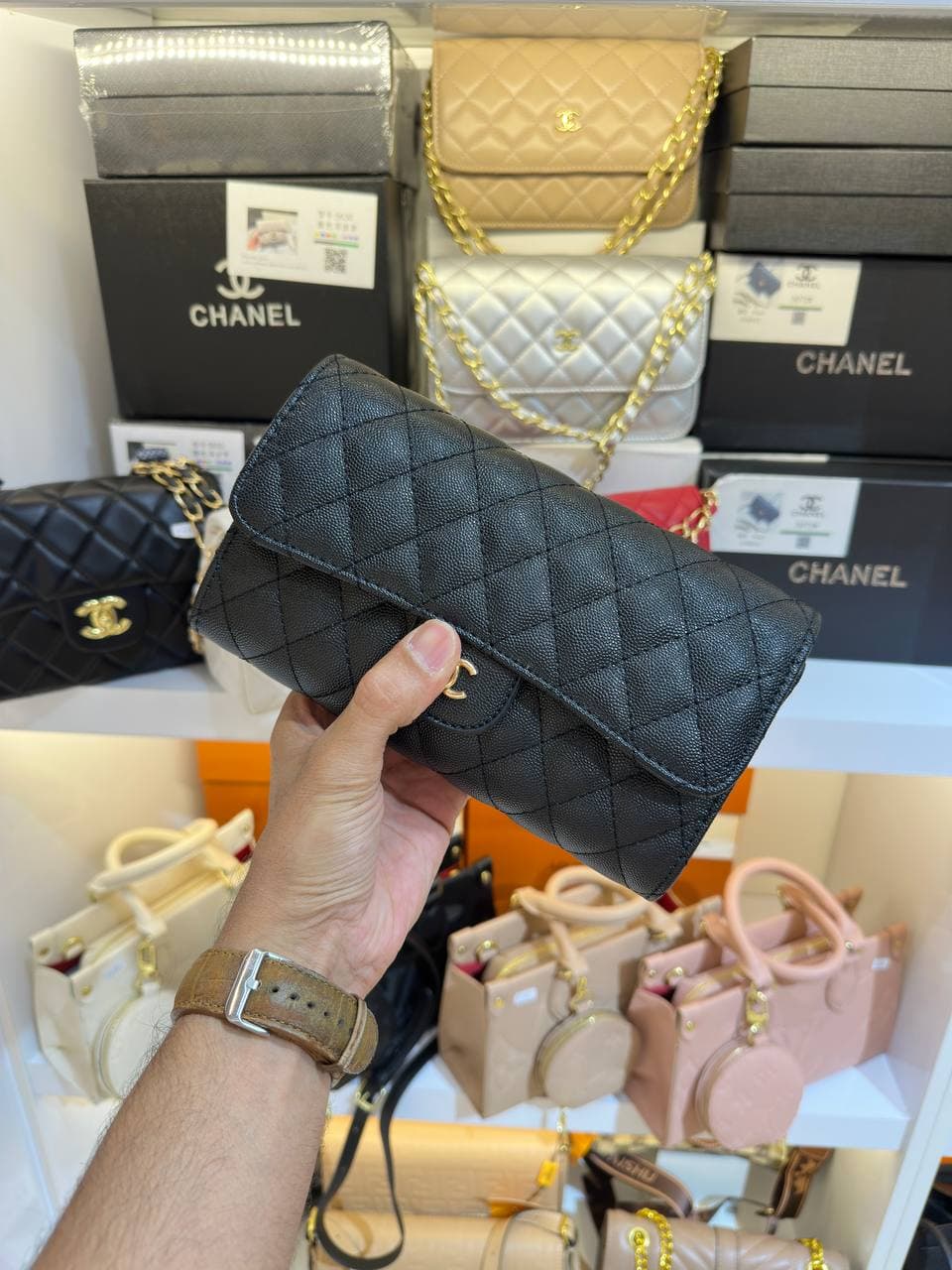 کیف شنل فلپ دستی و دوشی Chanel Classic Flap Bag — تصویر ۲