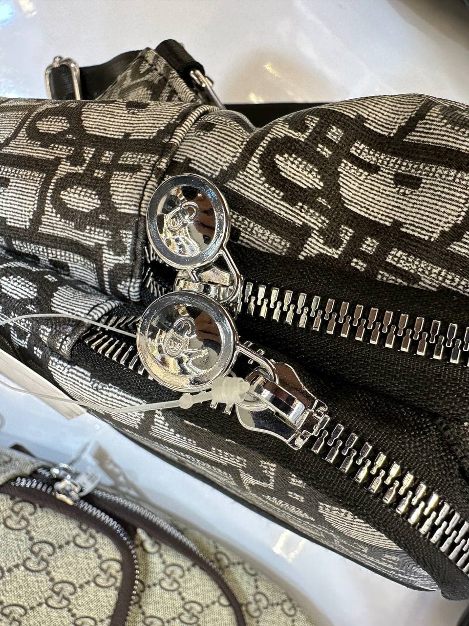 بادی بگ برند دیور Dior Body Bag — تصویر ۳