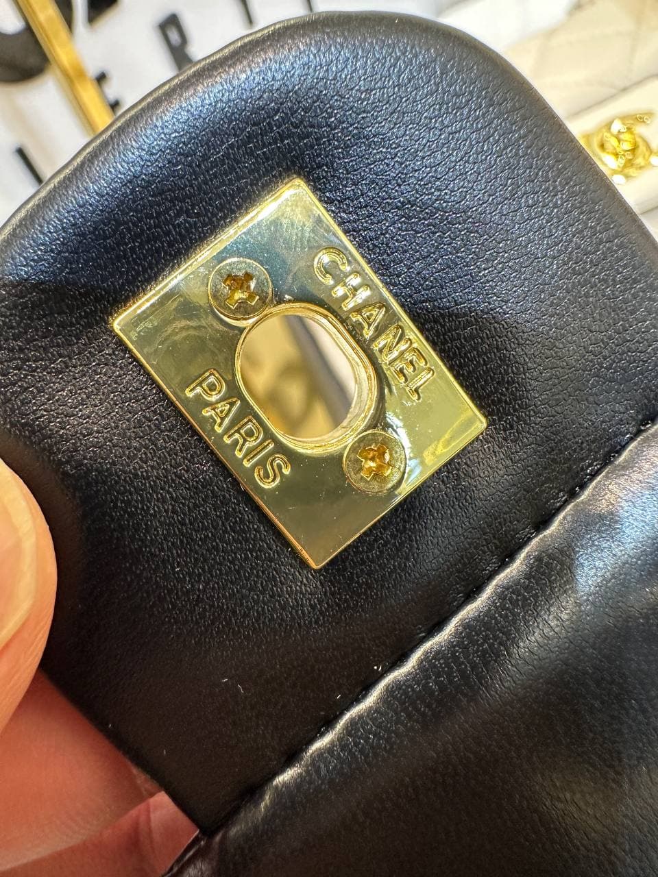 کیف شنل فلپ Chanel Classic Flap Bag — تصویر ۸