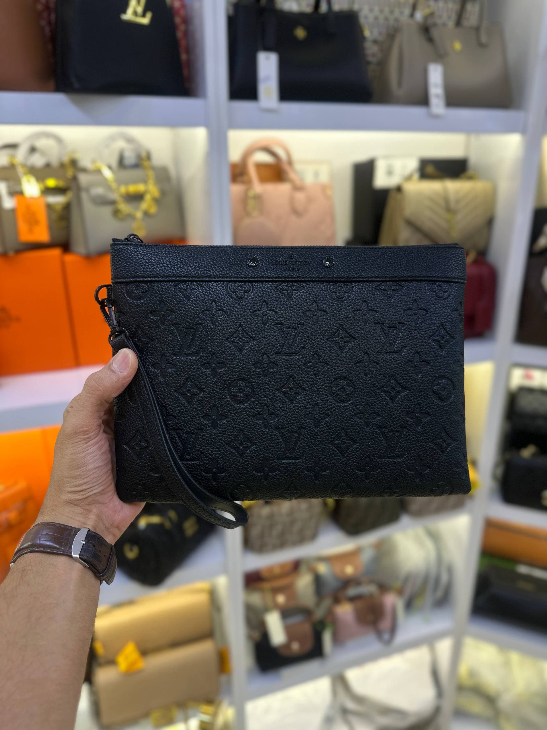 کیف دستی لویی ویتون lv Pochette Voyage Souple
