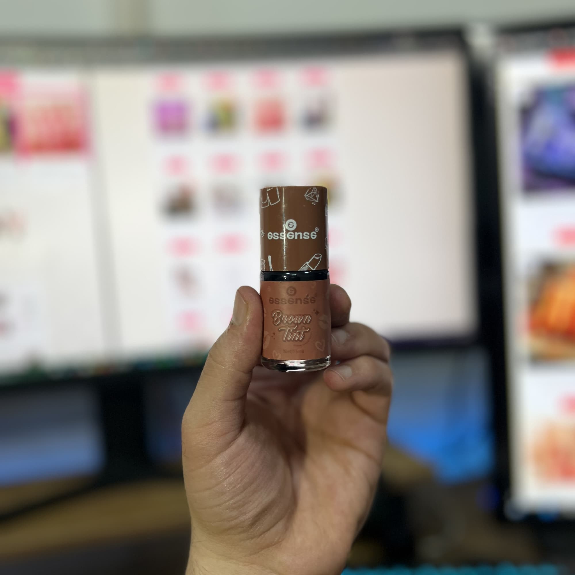 تینت لب قهوه ای اسنس Essence در سه رنگ — تصویر ۴