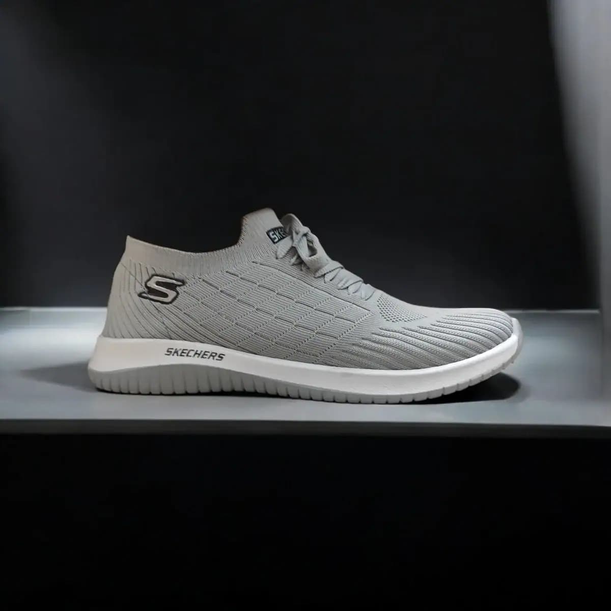 اسکیچرز بافتی جورابی زنانه (Skechers) — تصویر ۴