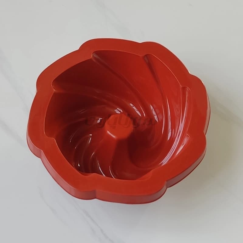 قالب سیلیکونی دسر و کیک شیفون پیچ سایز 16 — تصویر ۲