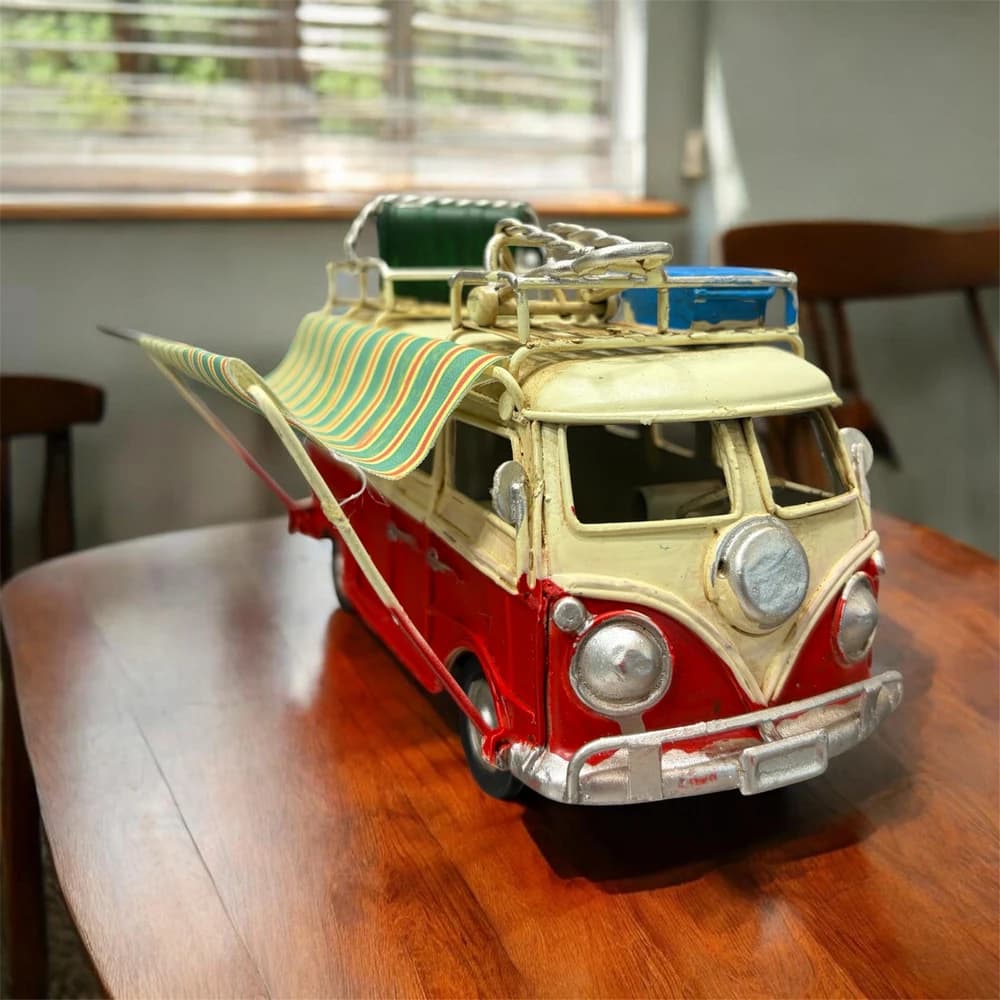 ماکت فلزی ون قدیمی قرمز کرم مدل Vintage Camper — تصویر ۲