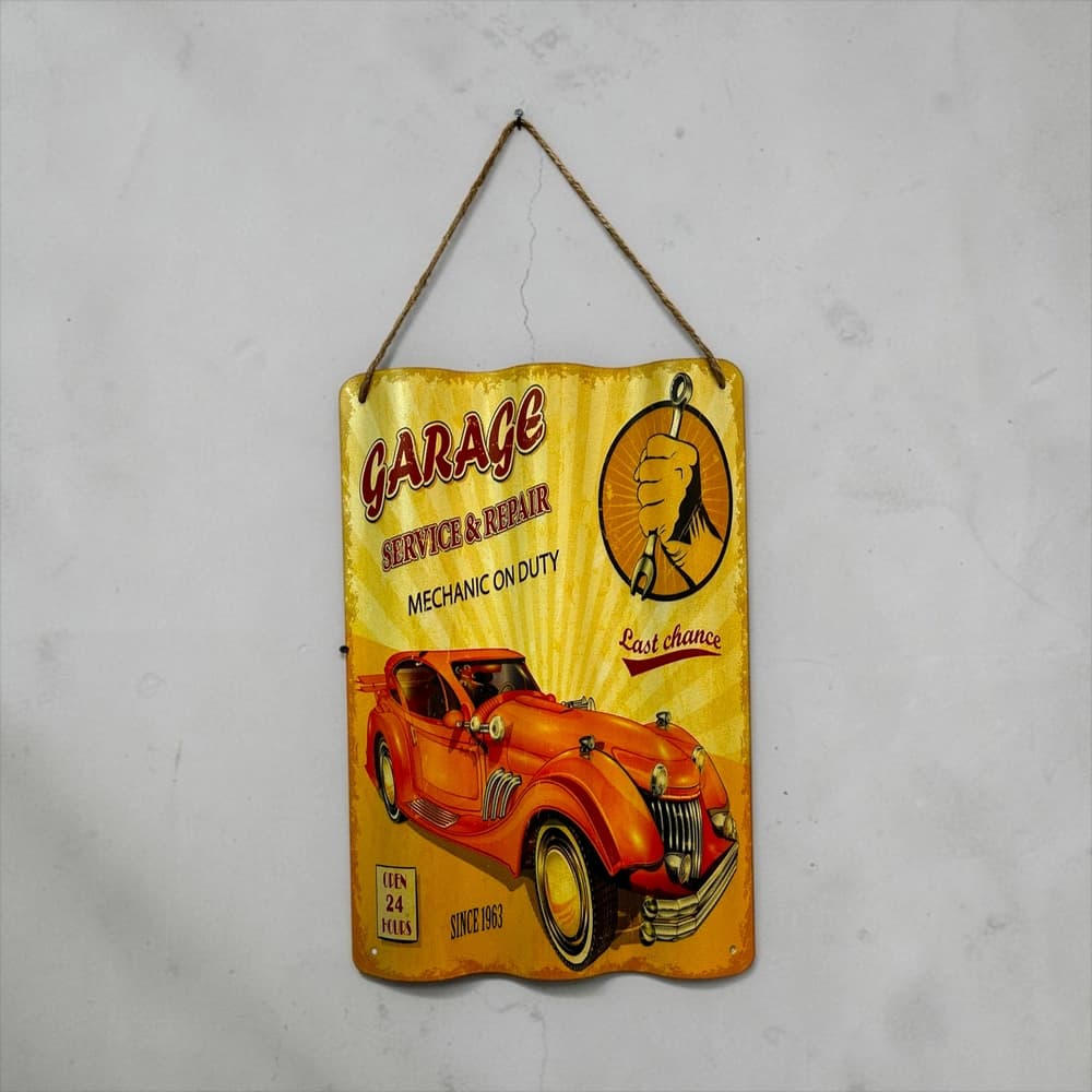 تابلو فلزی موج‌دار طرح Car Garage