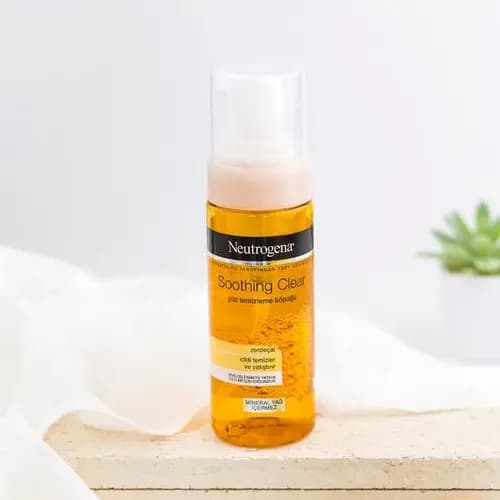 فوم شستشو زردچوبه صورت نوتروژینا مدل Soothing Clear — تصویر ۶