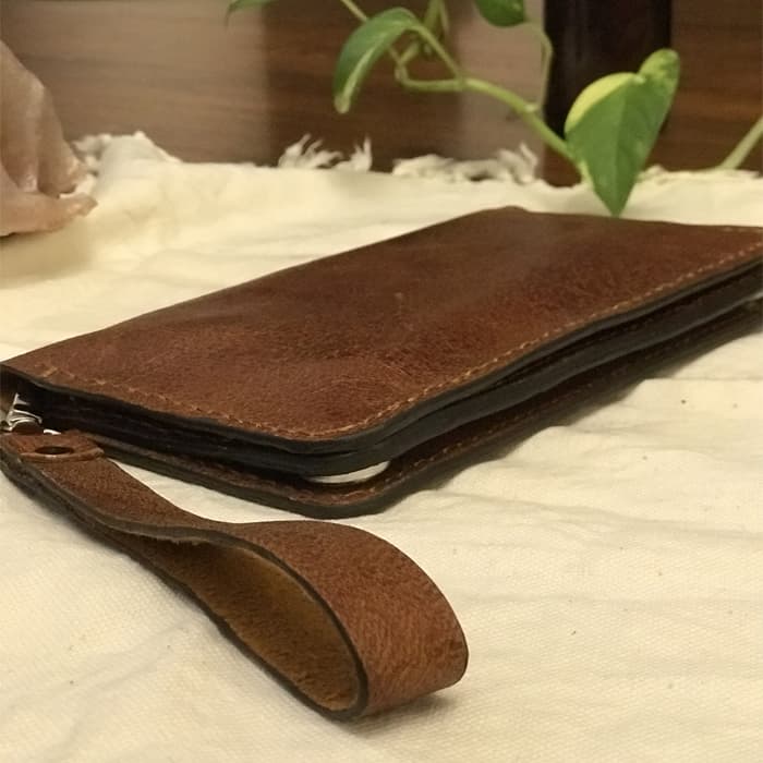 کیف پول چرم گاوی اسپرت دست دوز R.J کد01 — تصویر ۲