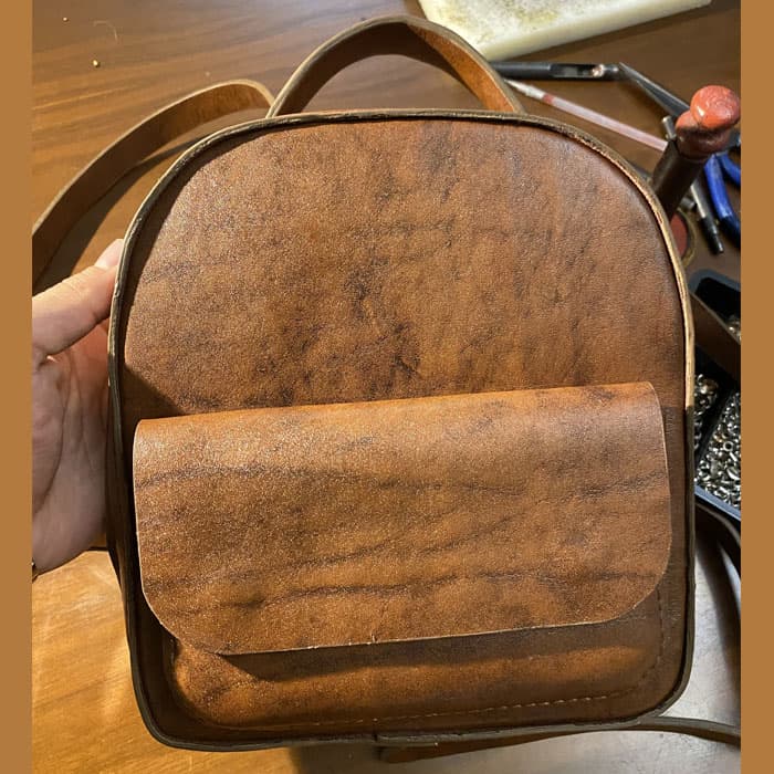 کوله پشتی چرم بزی طرح سنگی دست دوز R.J