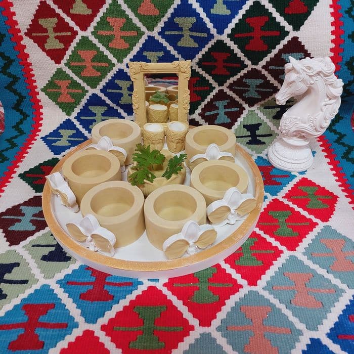سفره هفت سین سنگ مصنوعی طرح گلبرگ با شمع اسب — تصویر ۳