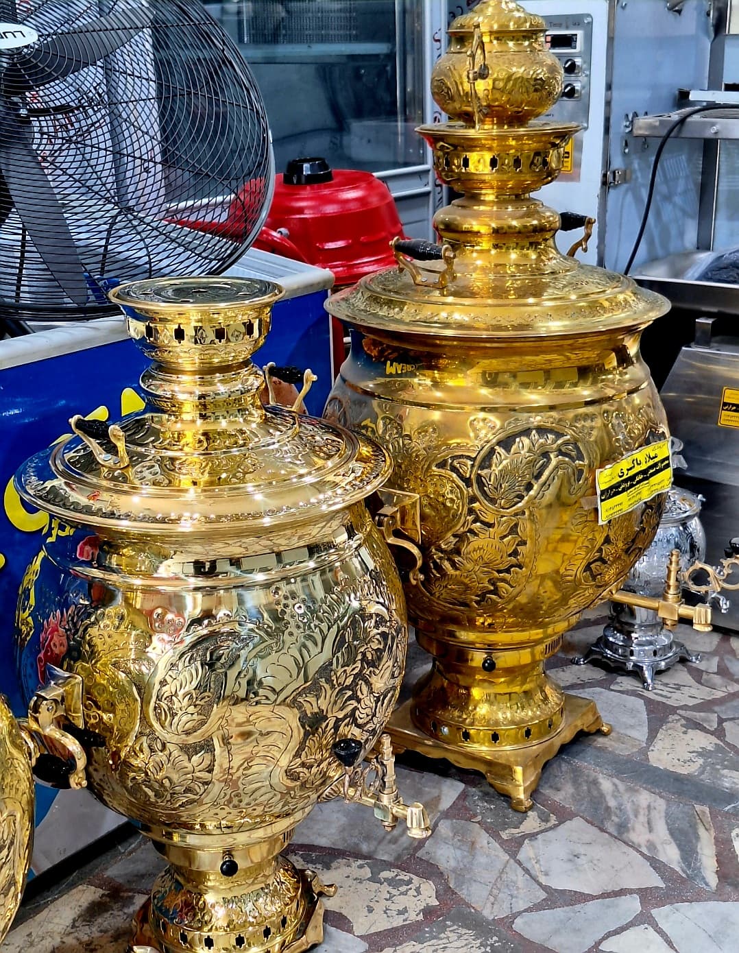 سماور گازی برنجی ۲۵ لیتری سنتی تنوره دار طلایی