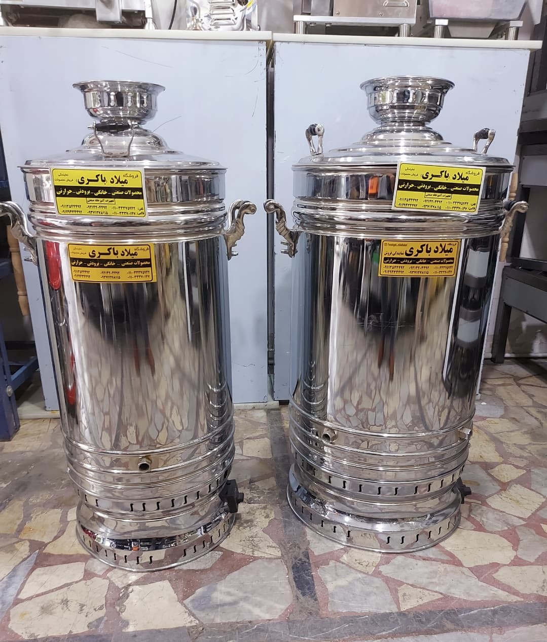 سماور گازی برنجی ۶۰ لیتری تنوره دار ترموکبل دار نقره ای — تصویر ۲