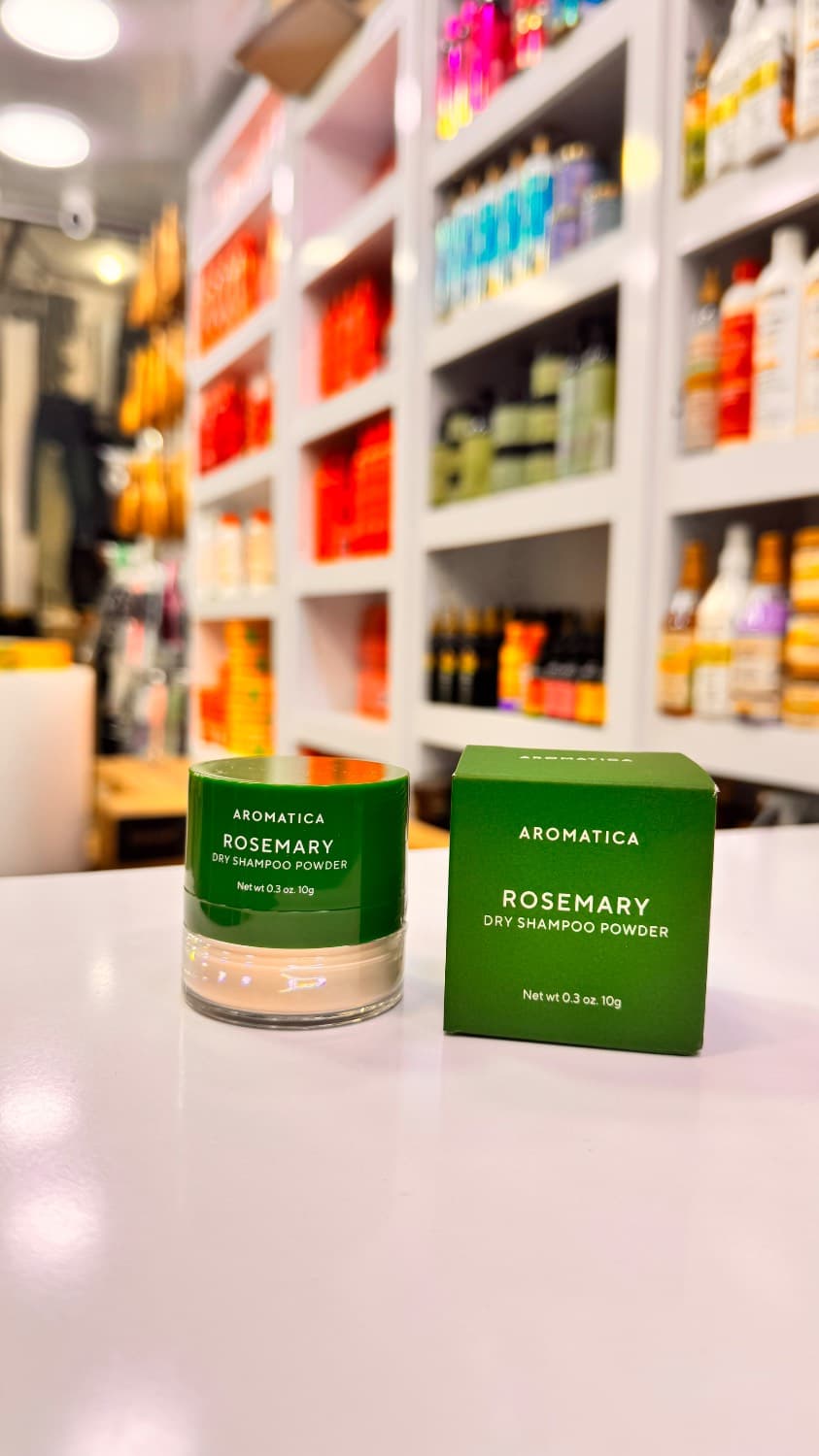 شامپو خشک رزماری آروماتیکا Aromatica | کنترل چربی و حجمدهنده مو — تصویر ۳